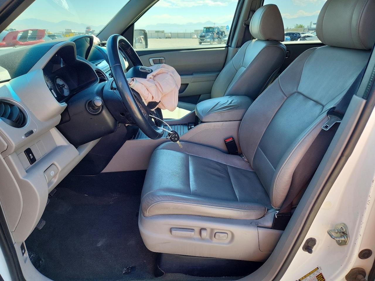 2015 Honda Pilot Exl White vin: 5FNYF4H56FB018683