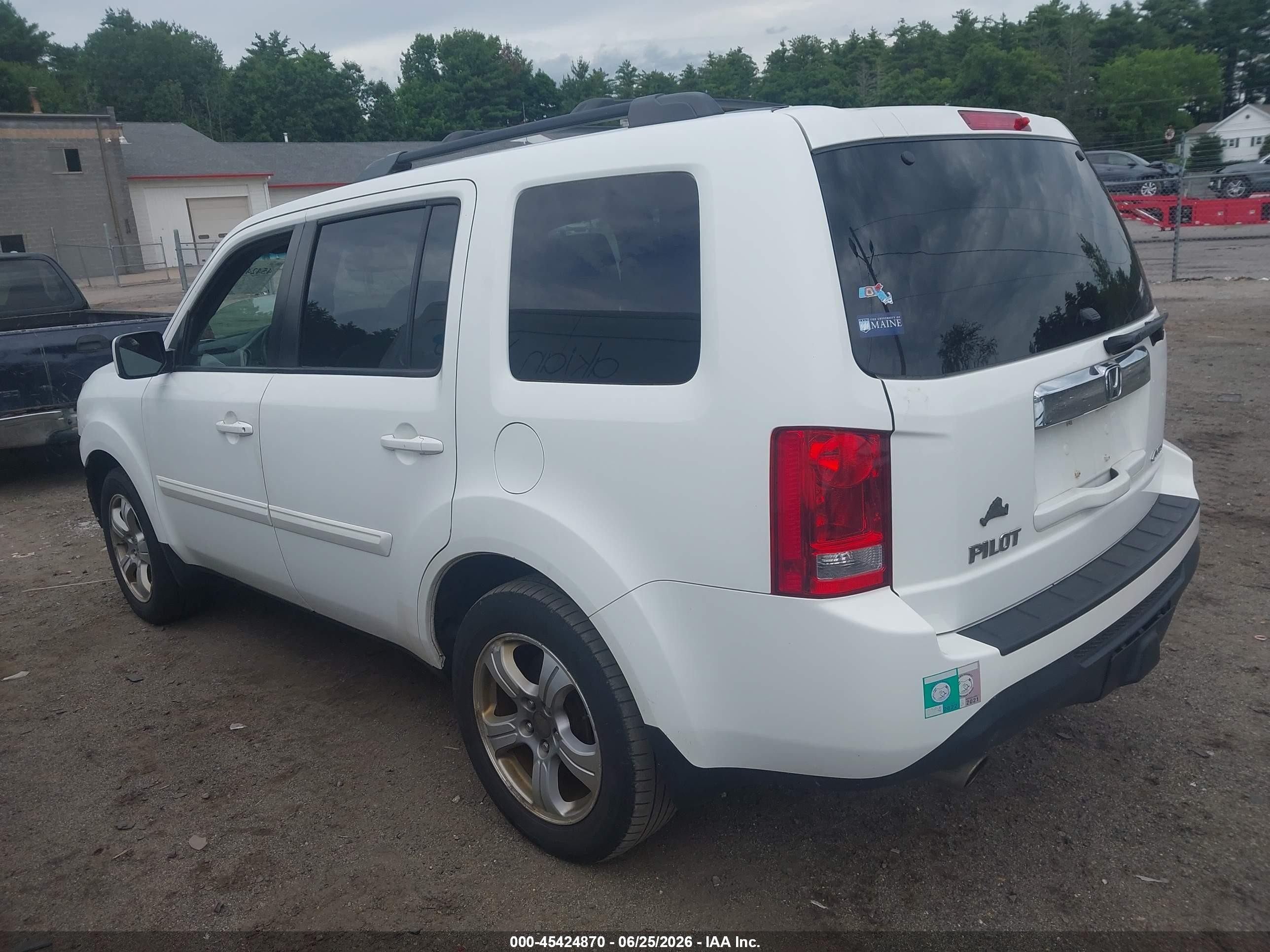 2015 Honda Pilot Ex-l White vin: 5FNYF4H56FB021258