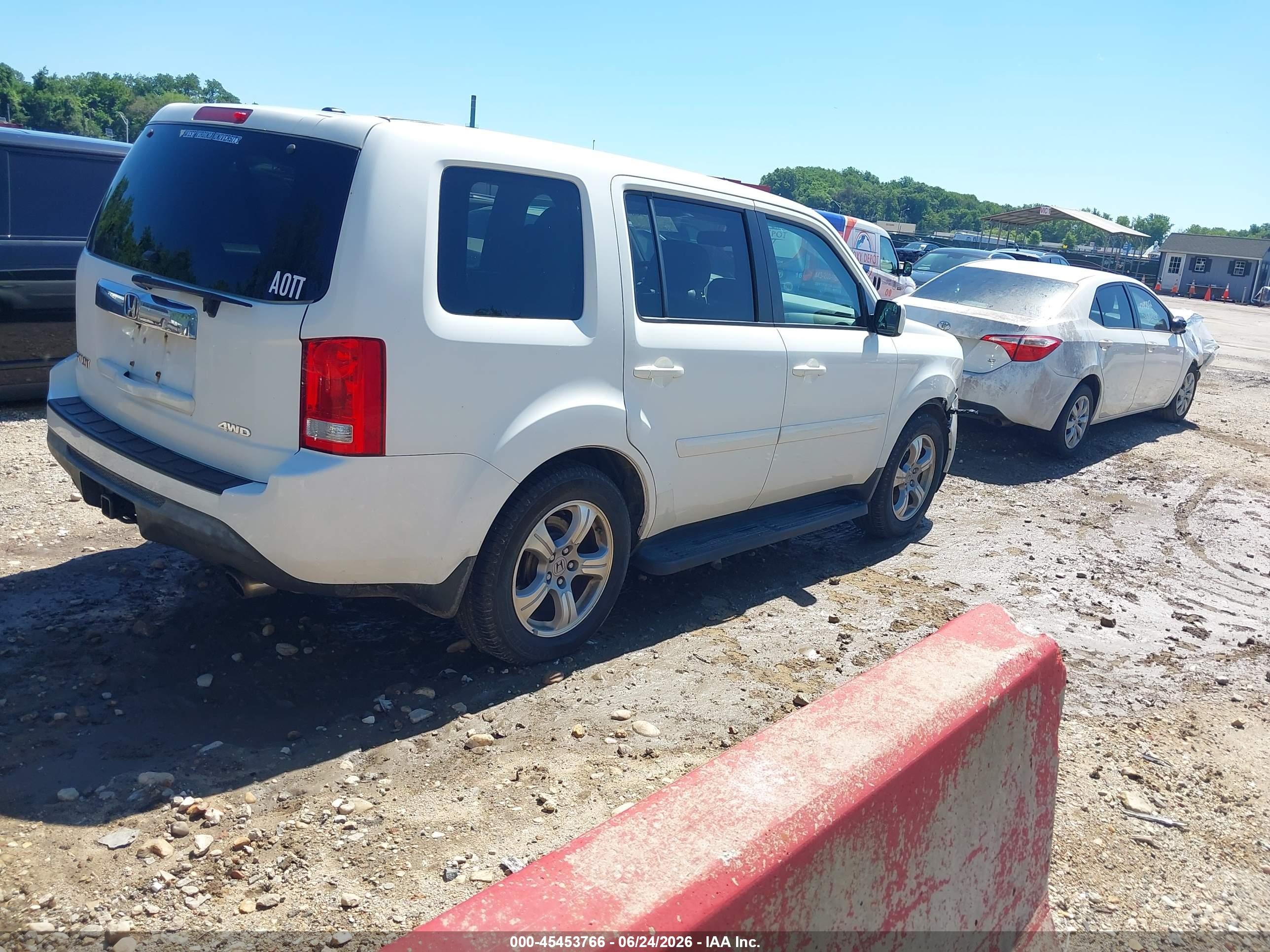 2015 Honda Pilot Ex-l Белый vin: 5FNYF4H56FB050193