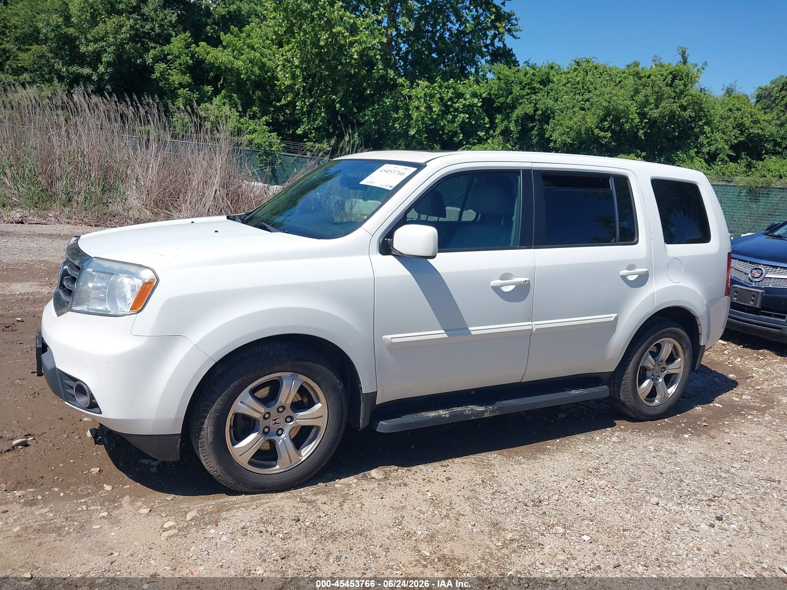 2015 Honda Pilot Ex-l Белый vin: 5FNYF4H56FB050193