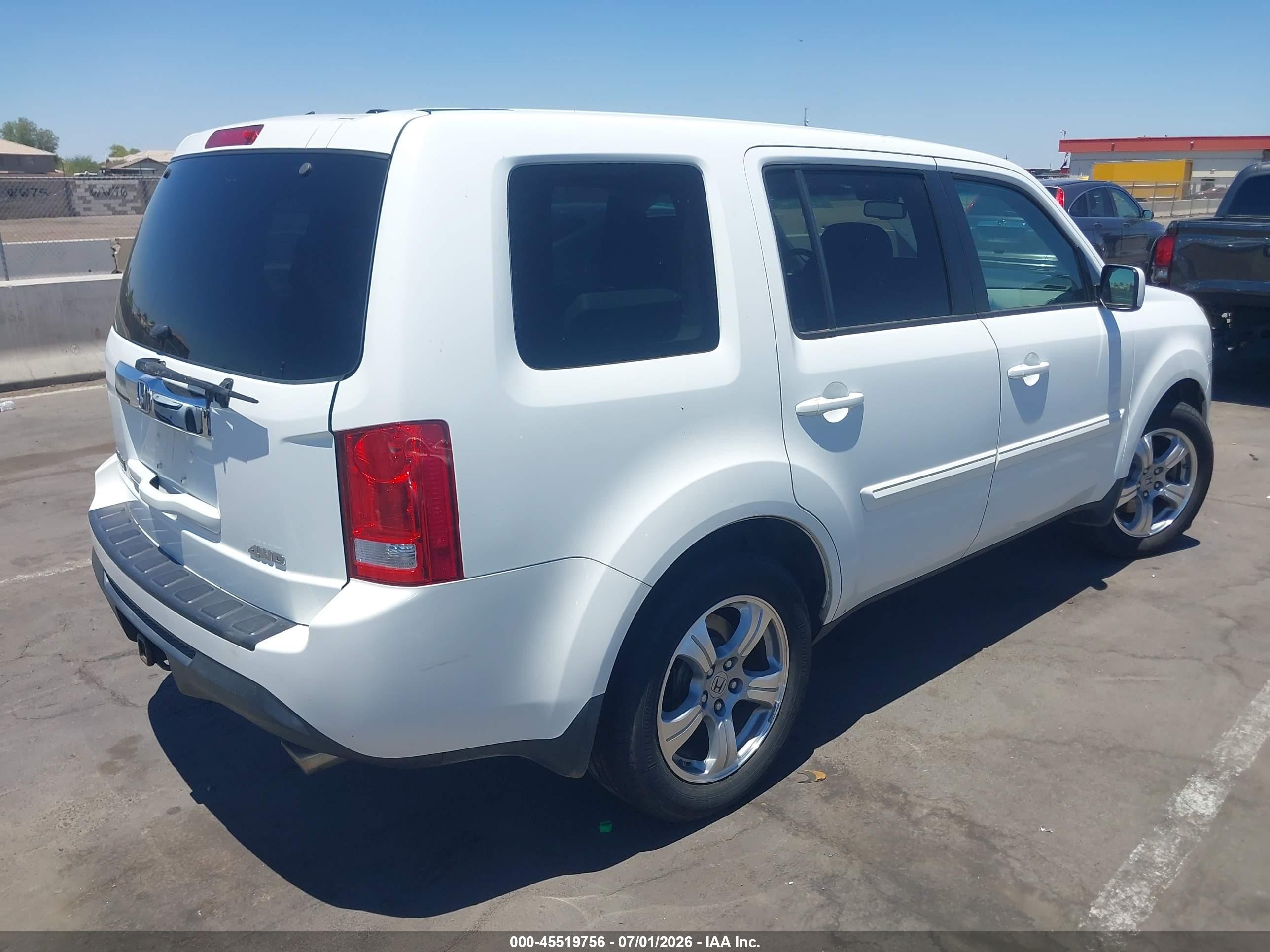 2015 Honda Pilot Ex-l White vin: 5FNYF4H56FB061646