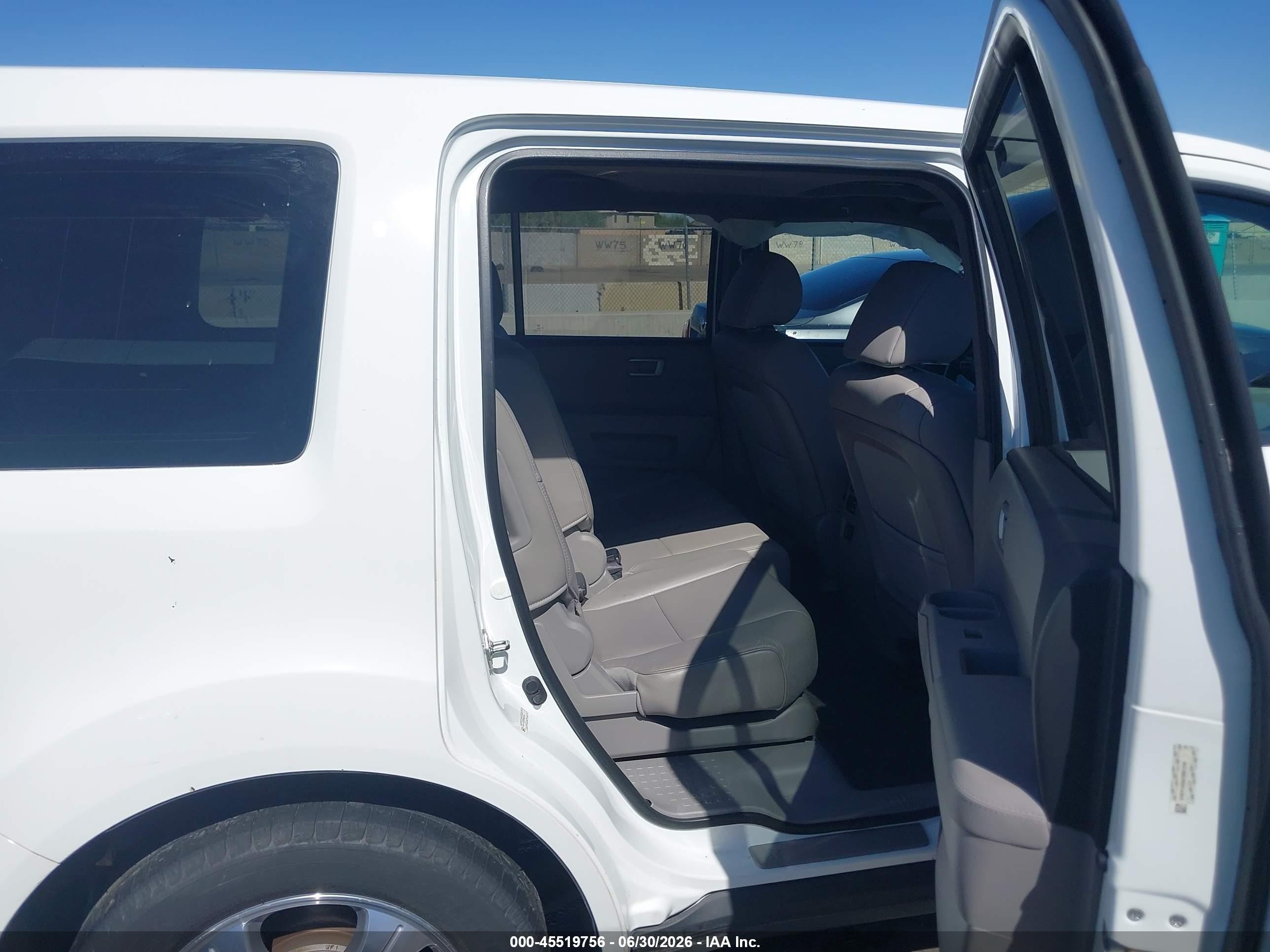 2015 Honda Pilot Ex-l White vin: 5FNYF4H56FB061646