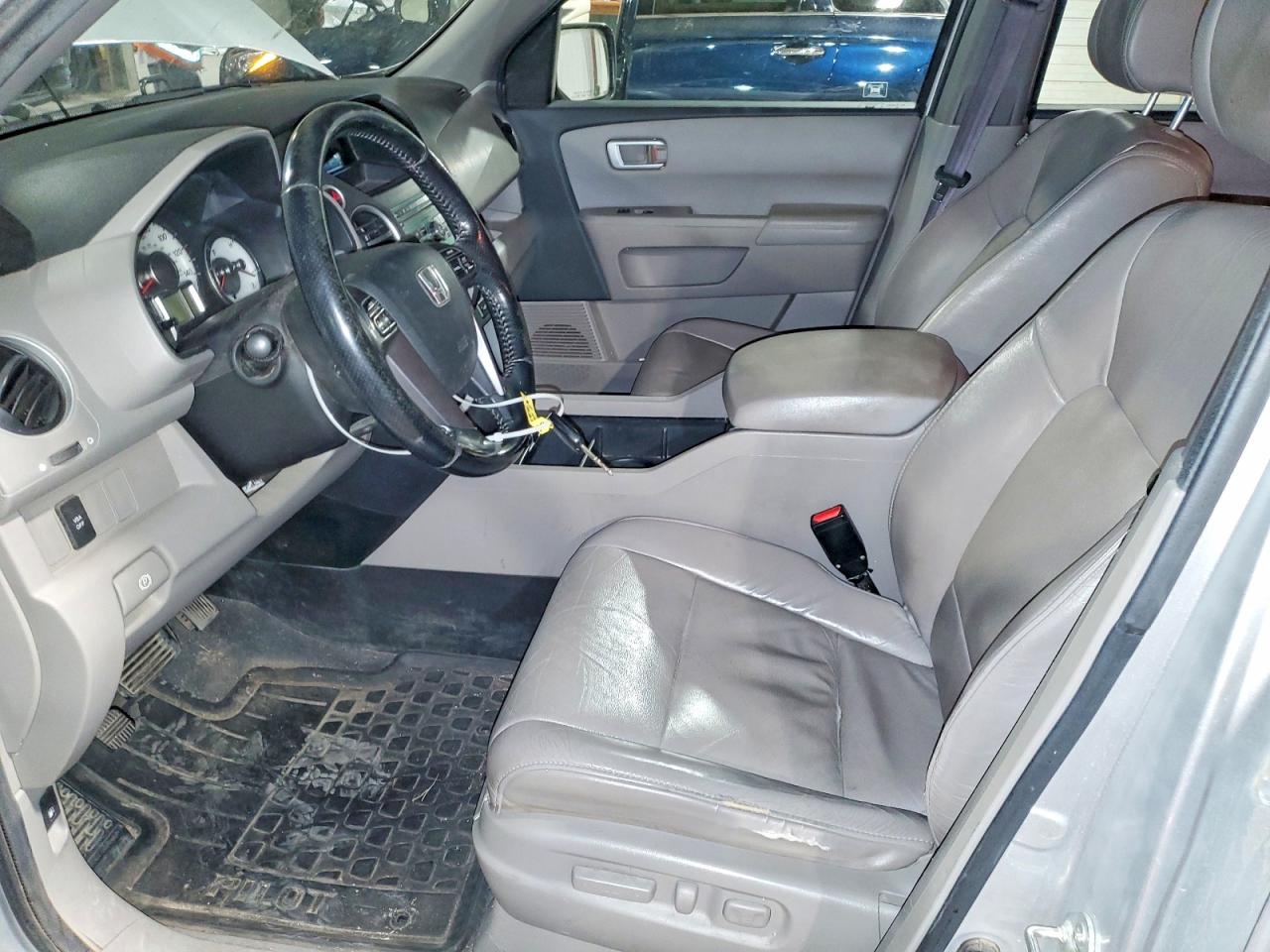 2011 Honda Pilot Exl Серебряный vin: 5FNYF4H57BB080409