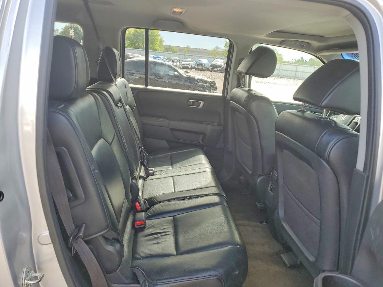 2013 Honda Pilot Серебряный vin: 5FNYF4H57DB046263