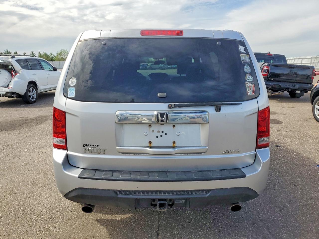 2013 Honda Pilot Серебряный vin: 5FNYF4H57DB046263