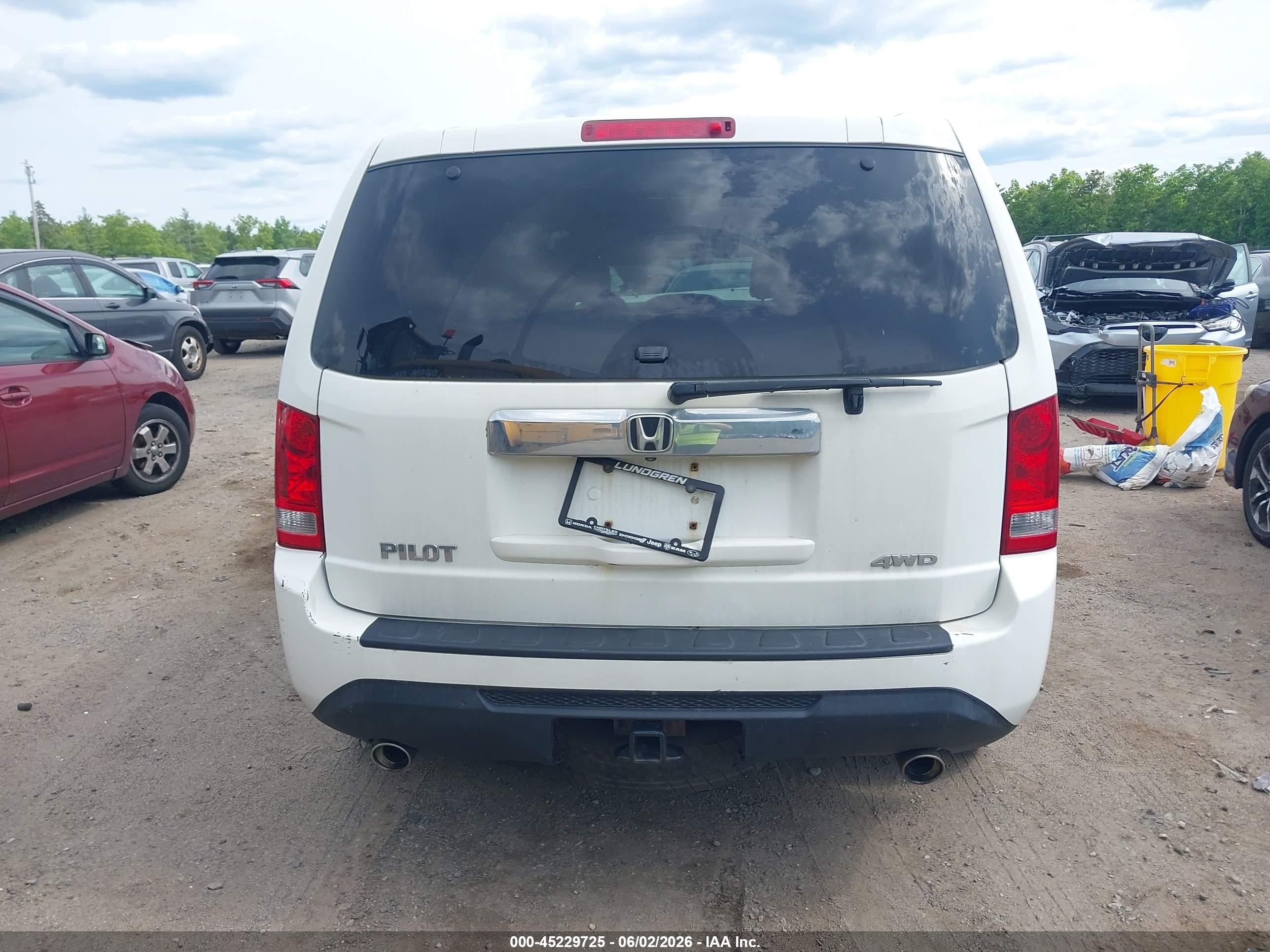 2013 Honda Pilot Ex-l White vin: 5FNYF4H57DB080980