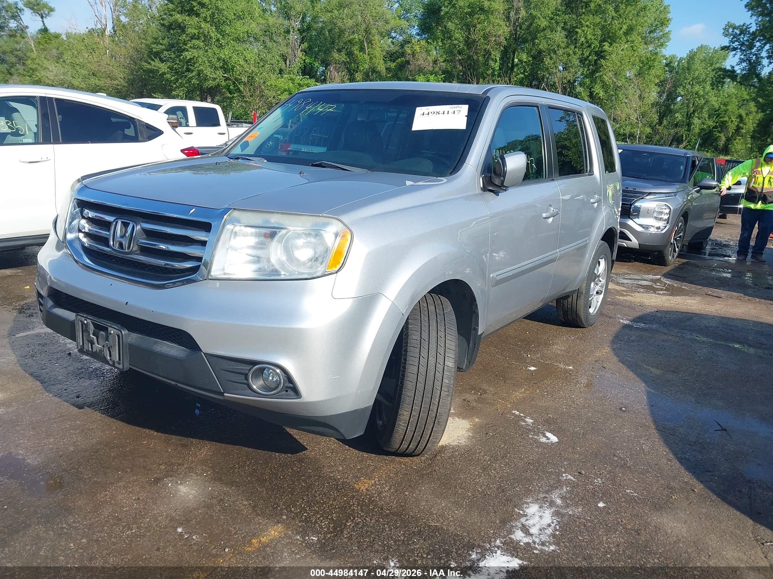 2014 Honda Pilot Ex-l Silver vin: 5FNYF4H57EB024085