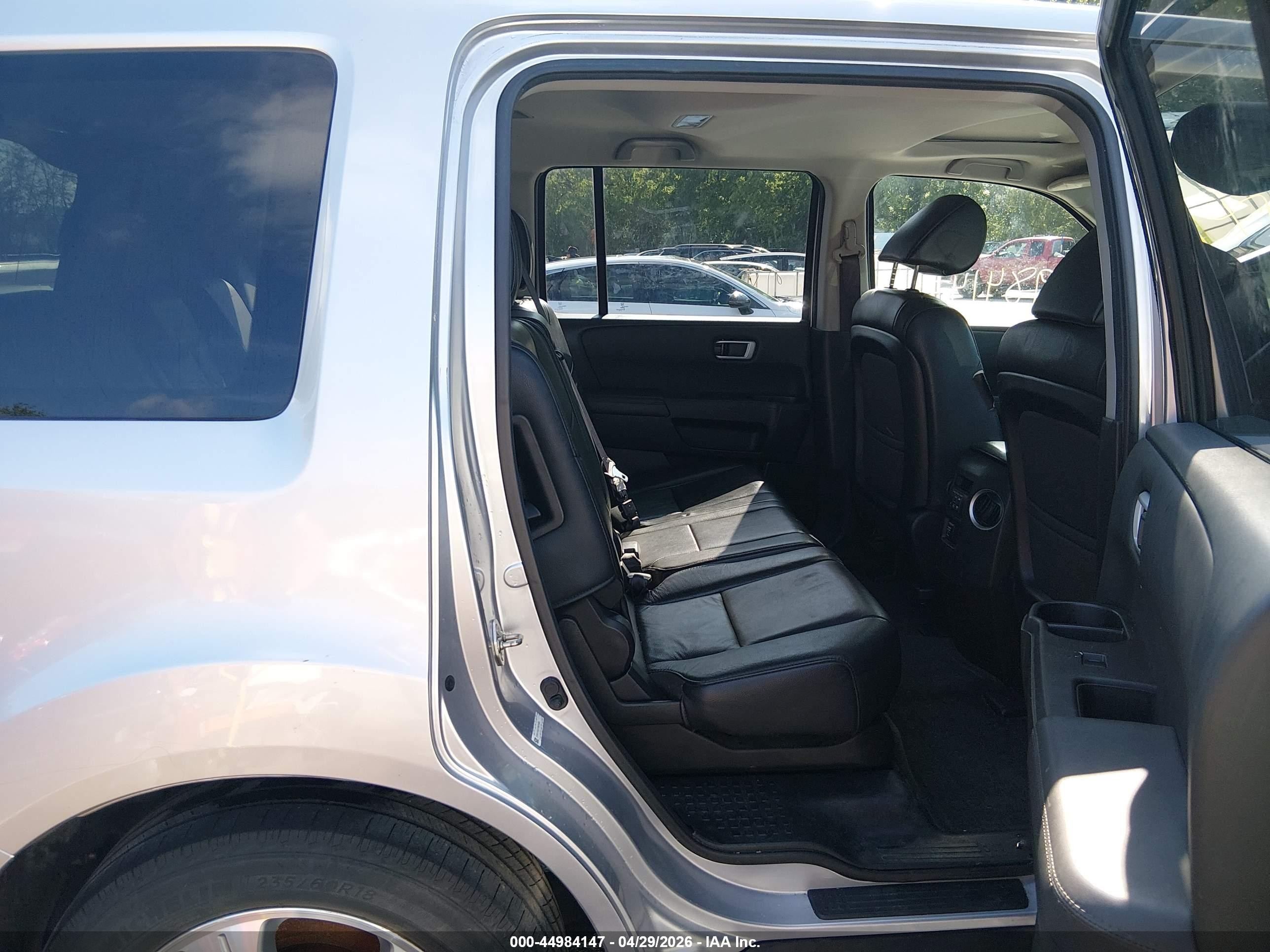 2014 Honda Pilot Ex-l Silver vin: 5FNYF4H57EB024085