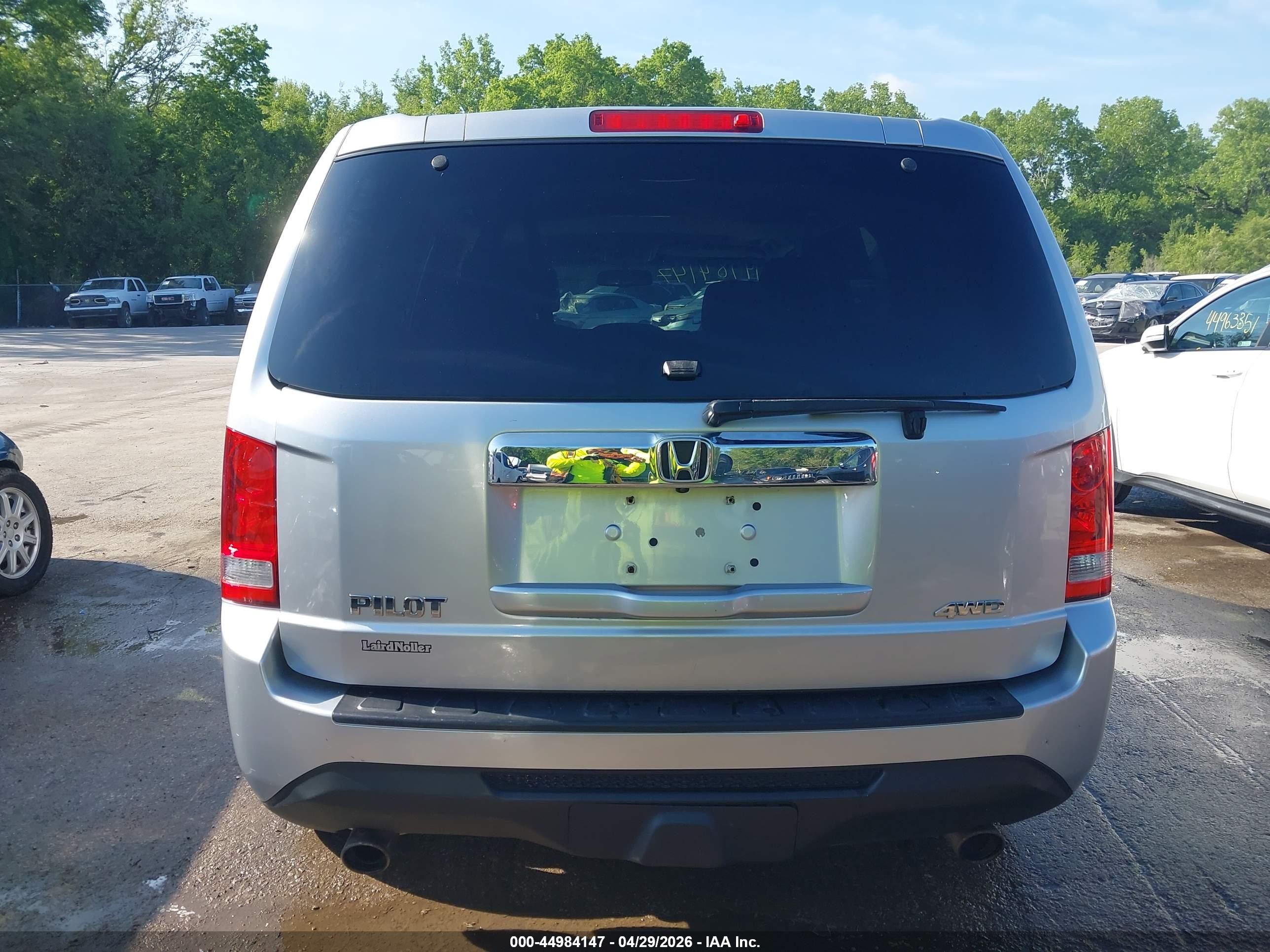 2014 Honda Pilot Ex-l Silver vin: 5FNYF4H57EB024085