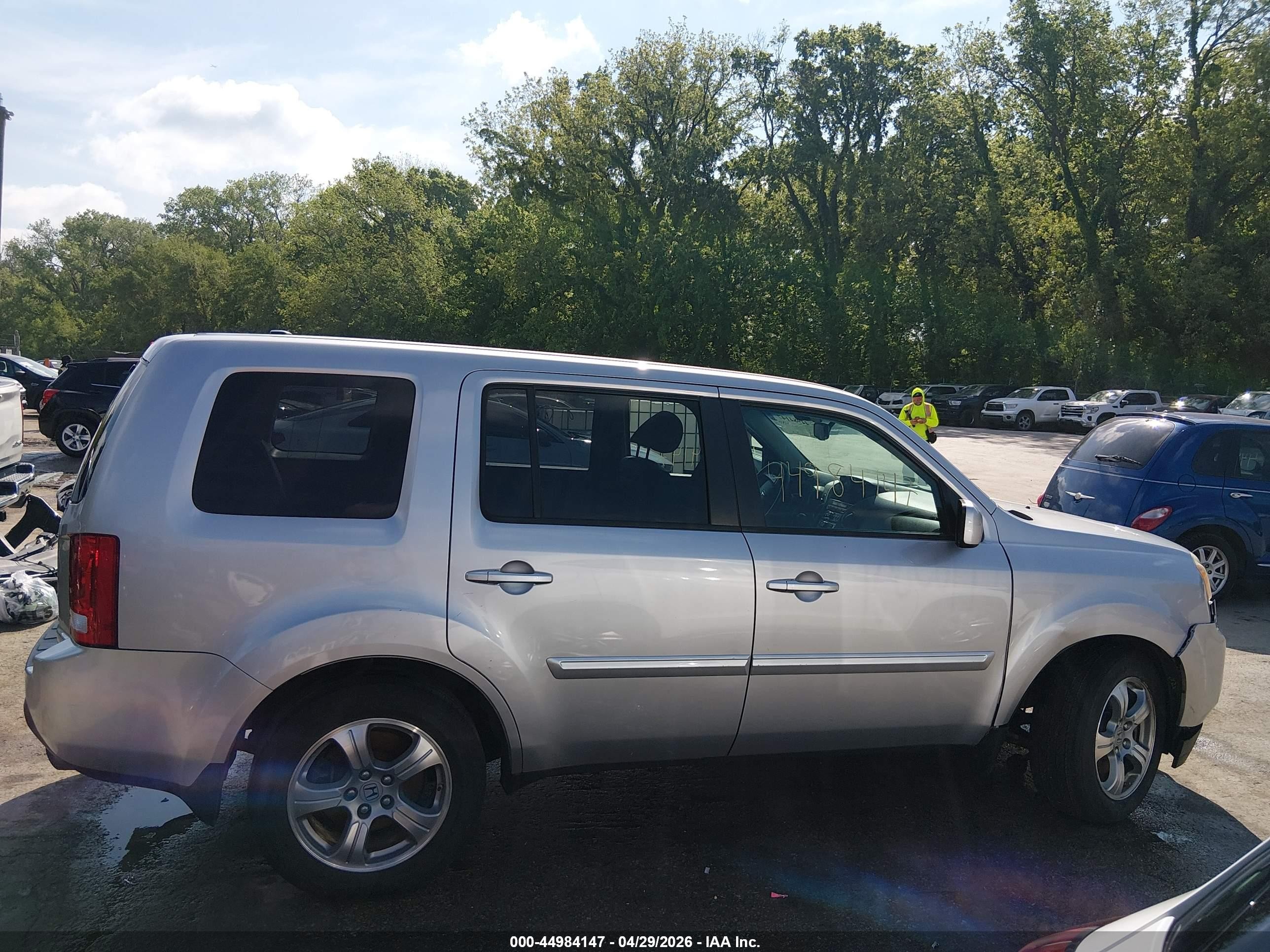 2014 Honda Pilot Ex-l Silver vin: 5FNYF4H57EB024085