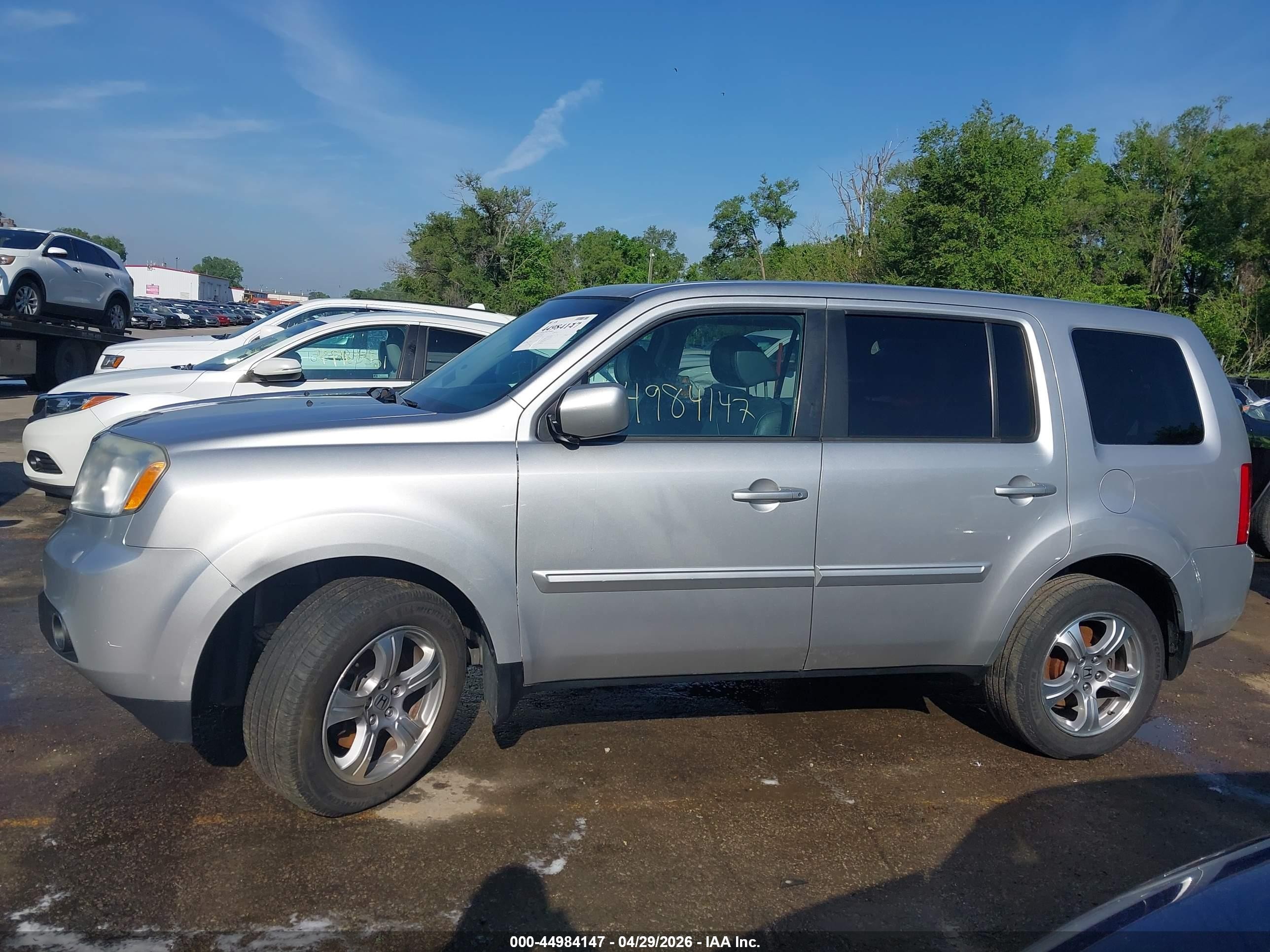 2014 Honda Pilot Ex-l Silver vin: 5FNYF4H57EB024085