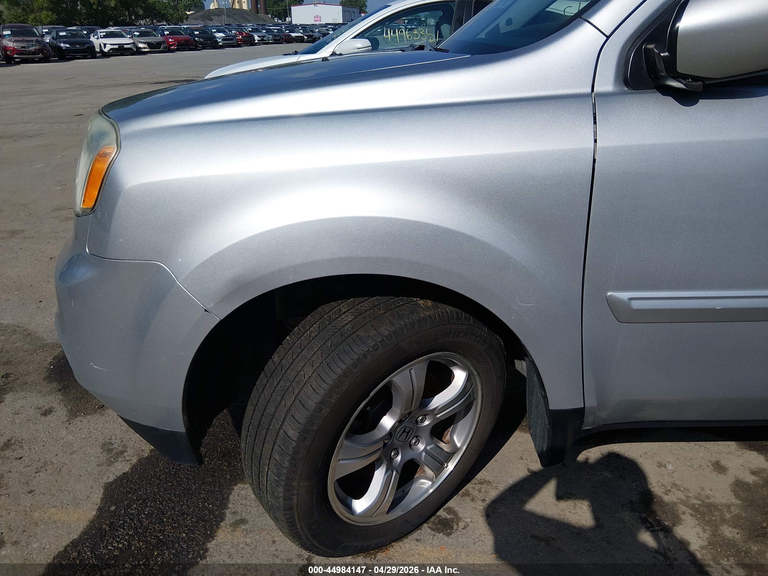 2014 Honda Pilot Ex-l Silver vin: 5FNYF4H57EB024085