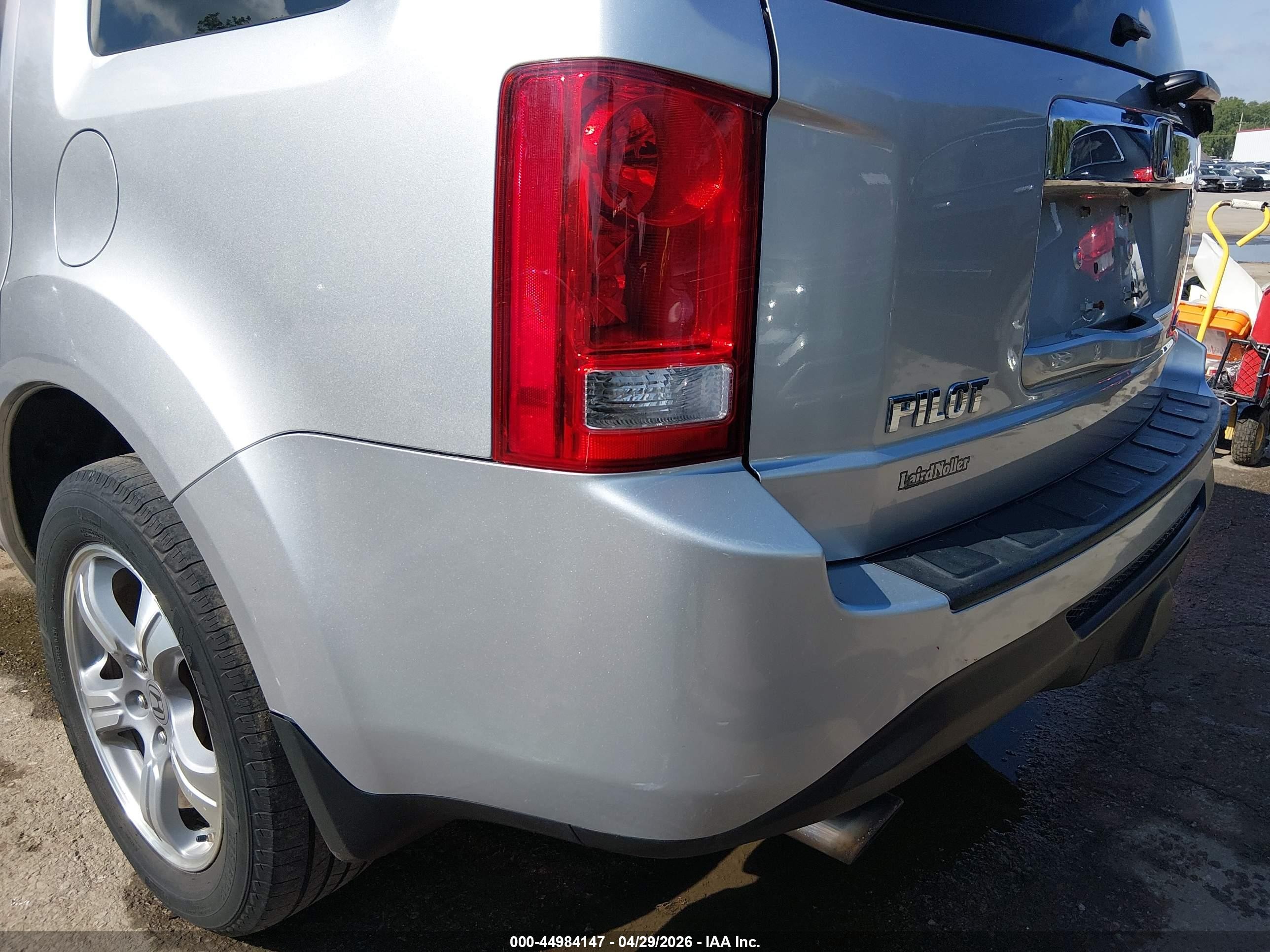 2014 Honda Pilot Ex-l Silver vin: 5FNYF4H57EB024085