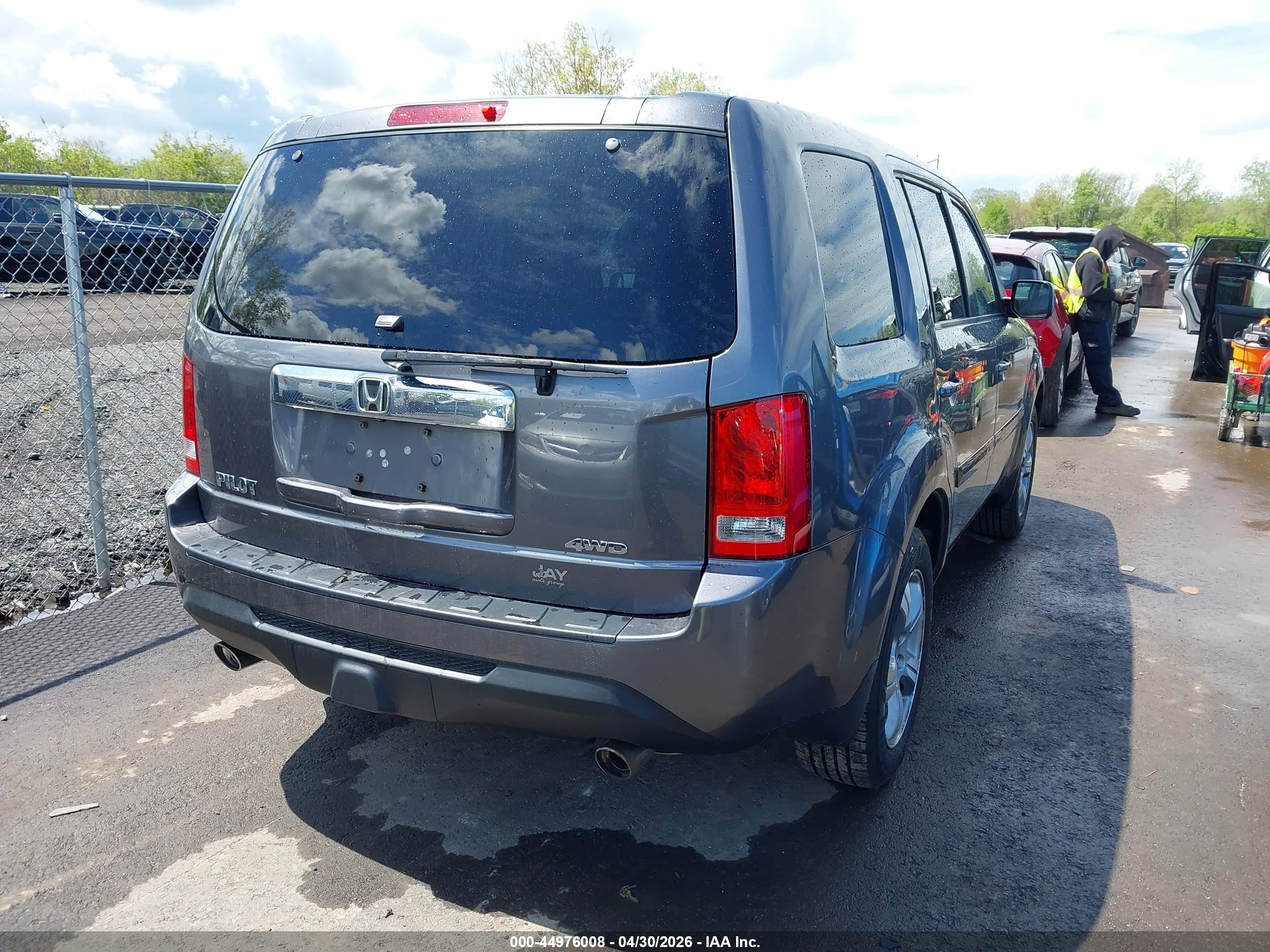 2014 Honda Pilot Ex-l Gray vin: 5FNYF4H57EB043607