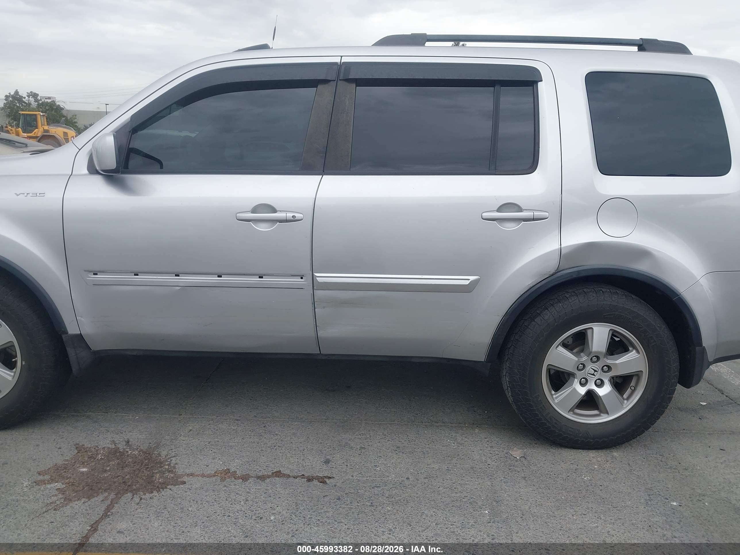 2011 Honda Pilot Ex-l Silver vin: 5FNYF4H58BB007100