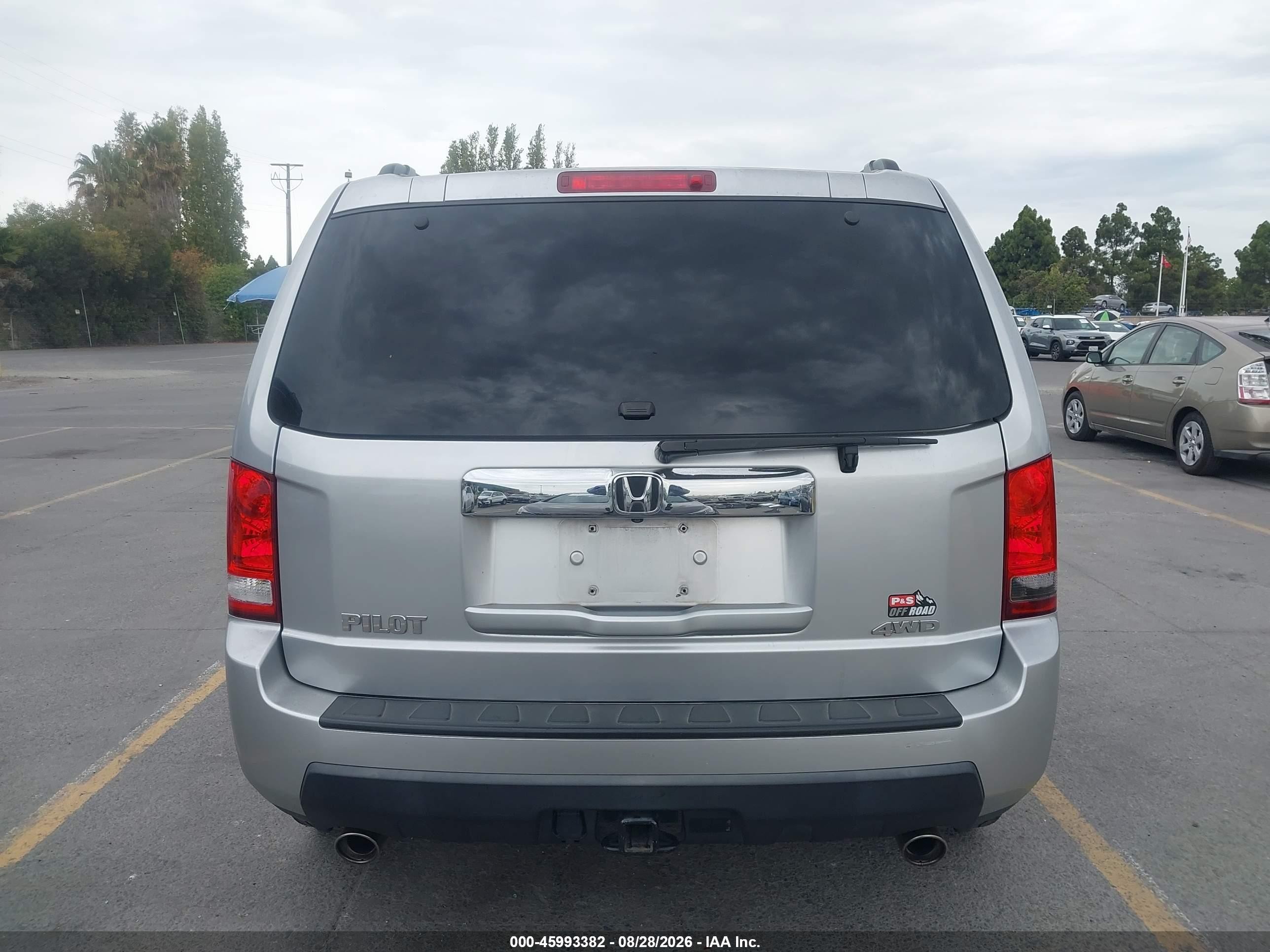 2011 Honda Pilot Ex-l Silver vin: 5FNYF4H58BB007100