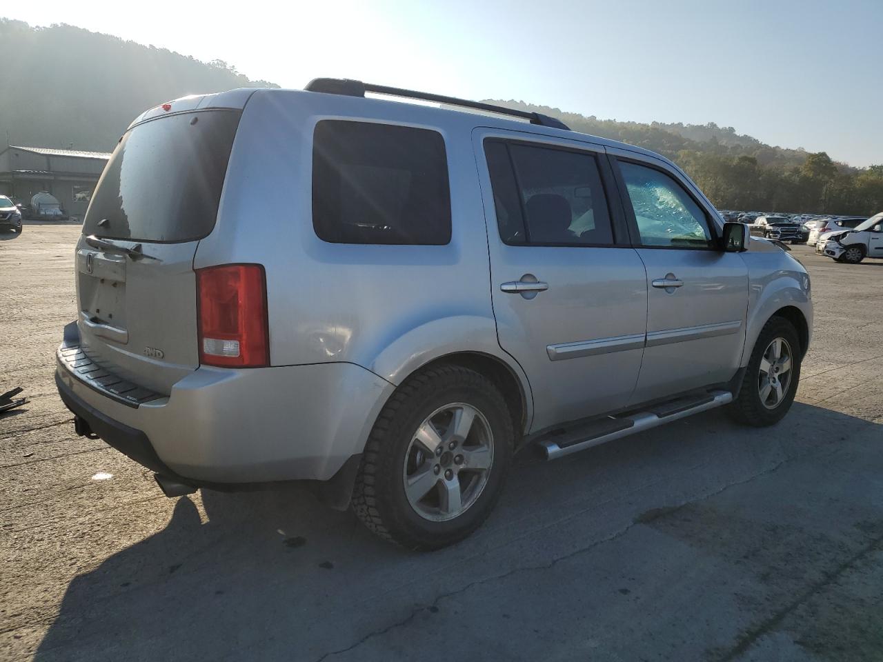 2011 Honda Pilot Exl Серебряный vin: 5FNYF4H58BB019408