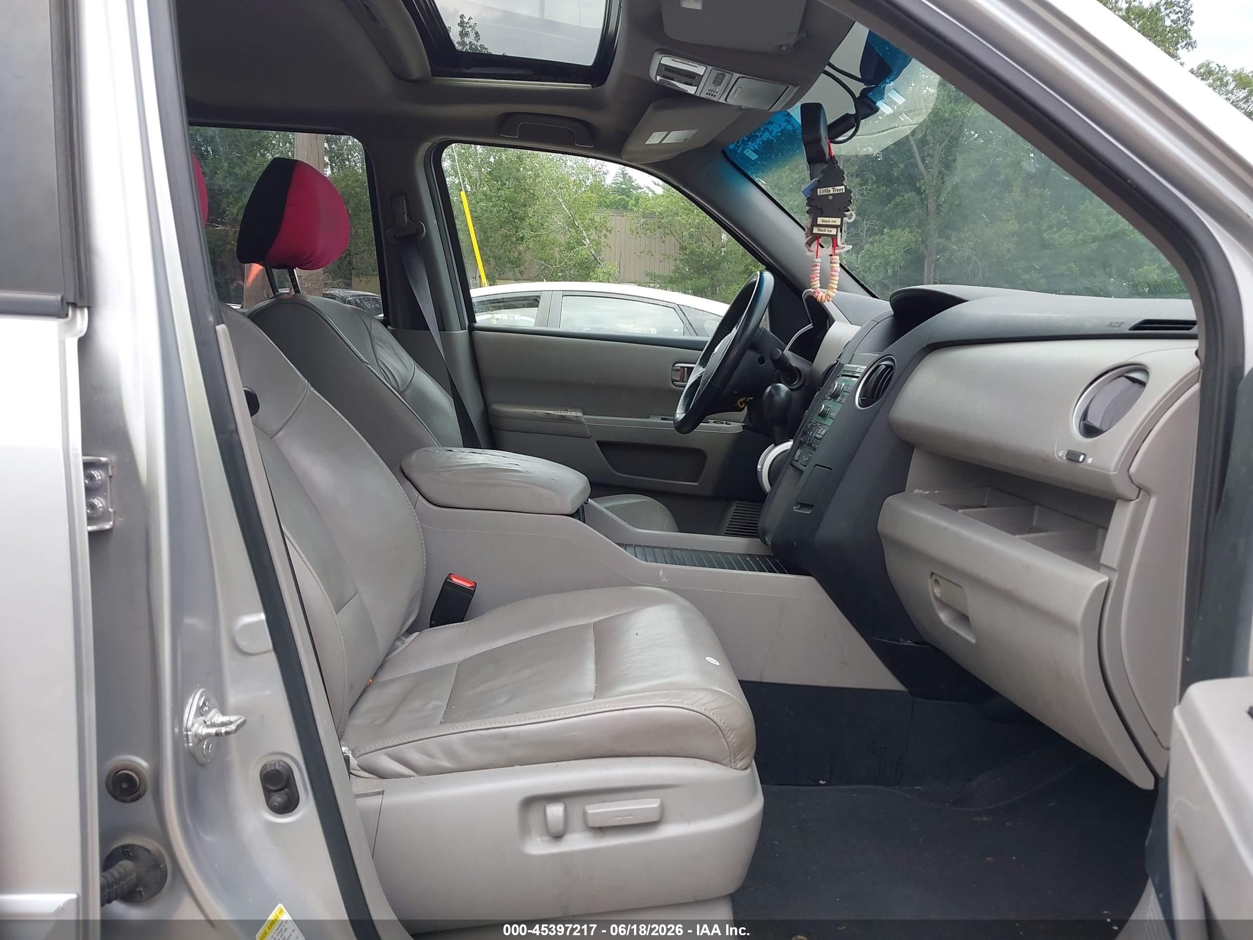 2011 Honda Pilot Ex-l Silver vin: 5FNYF4H58BB042414