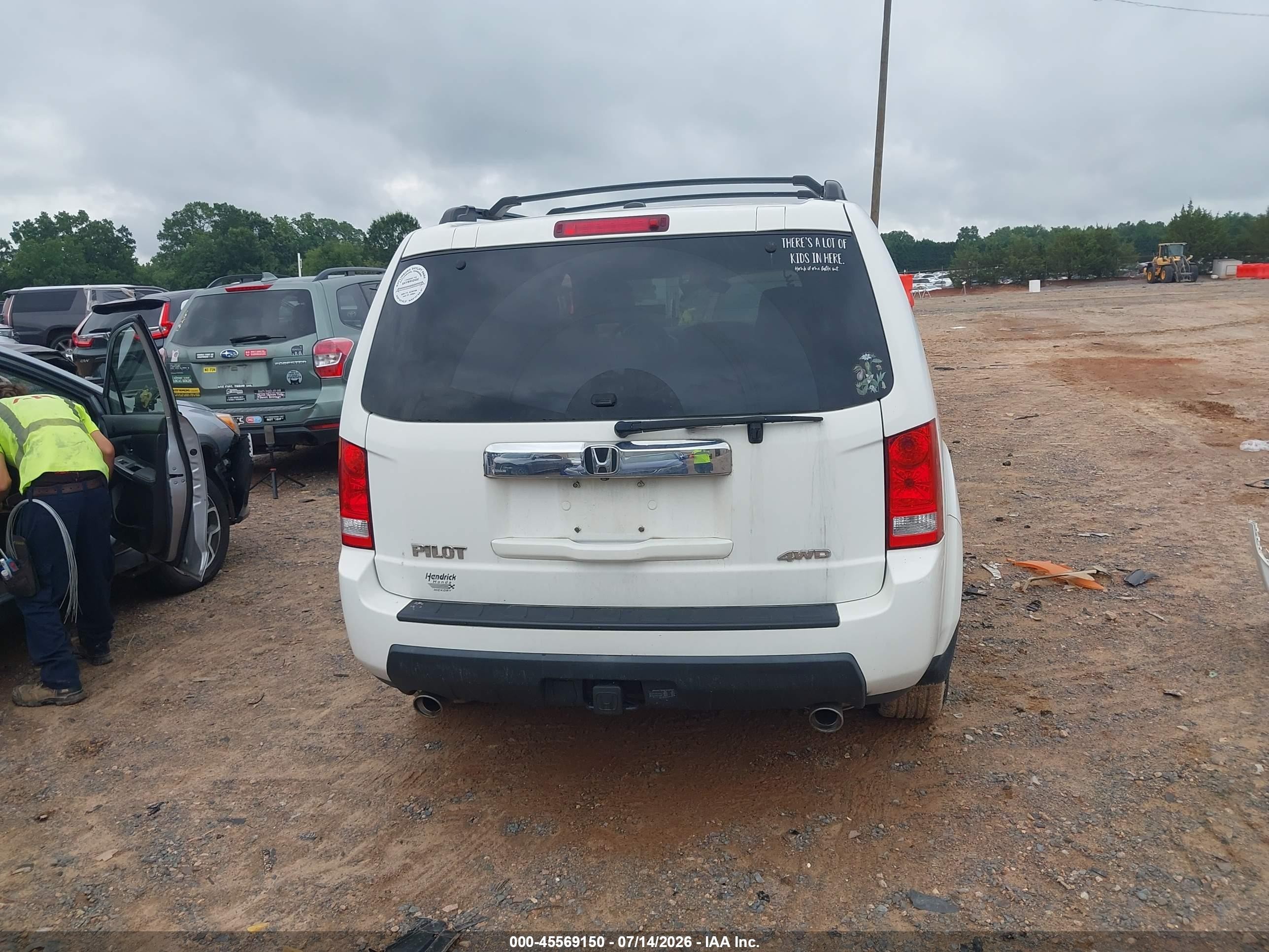 2011 Honda Pilot Ex-l White vin: 5FNYF4H58BB105320