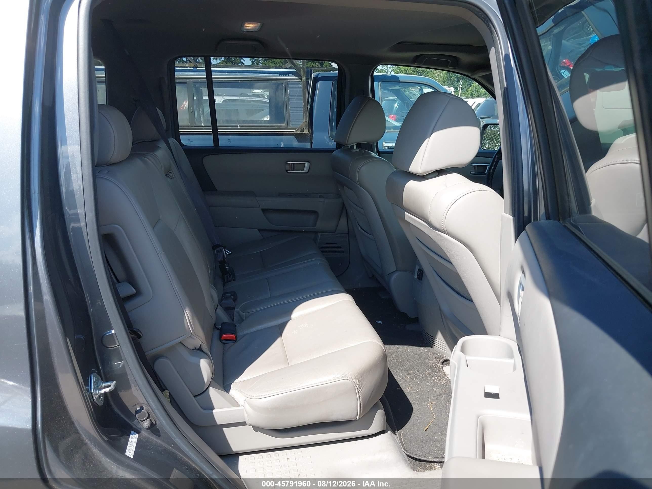 2011 Honda Pilot Ex-l Gray vin: 5FNYF4H59BB005713