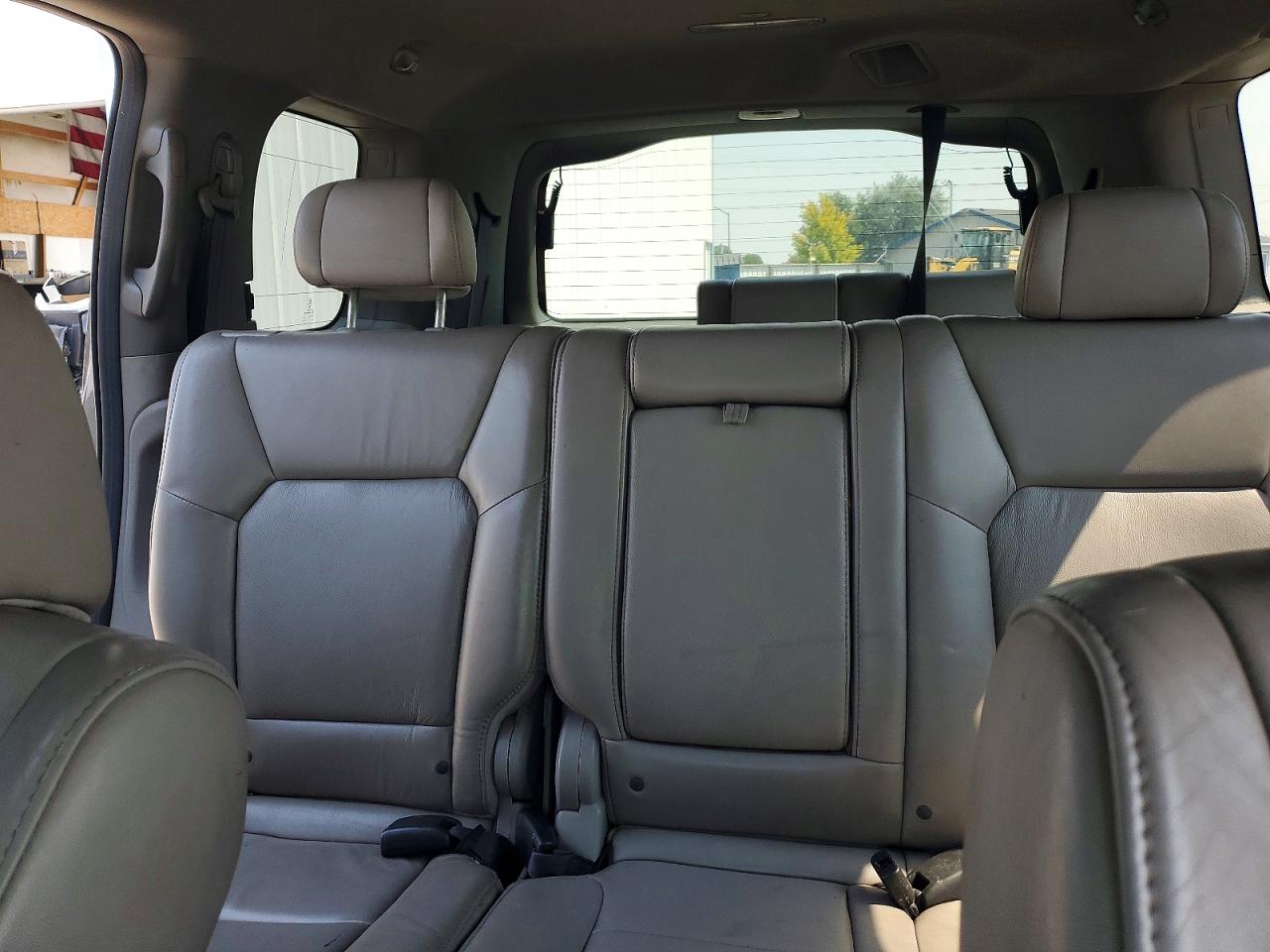 2011 Honda Pilot Exl Gray vin: 5FNYF4H59BB063076