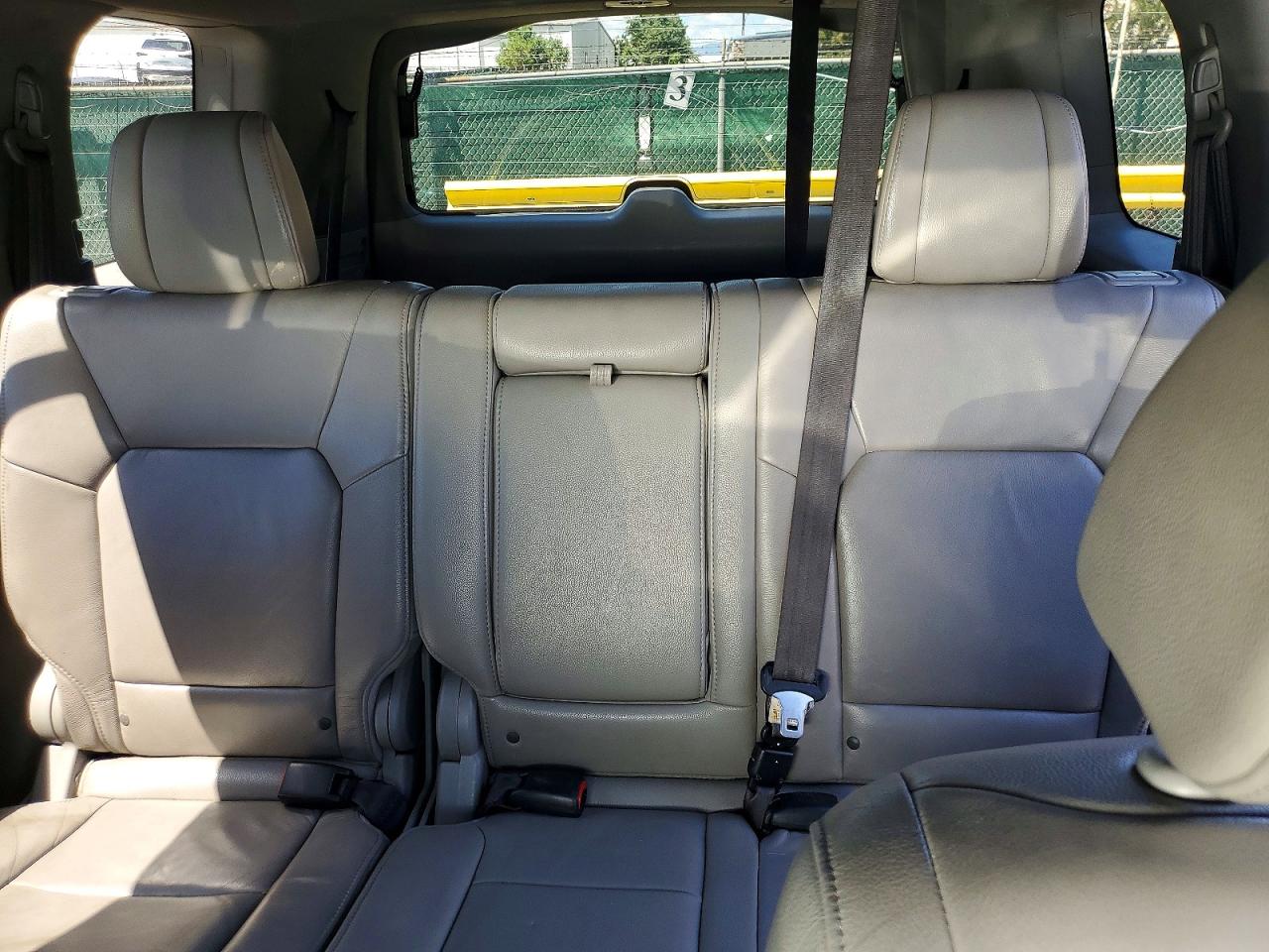 2013 Honda Pilot Exl Серебряный vin: 5FNYF4H59DB042571