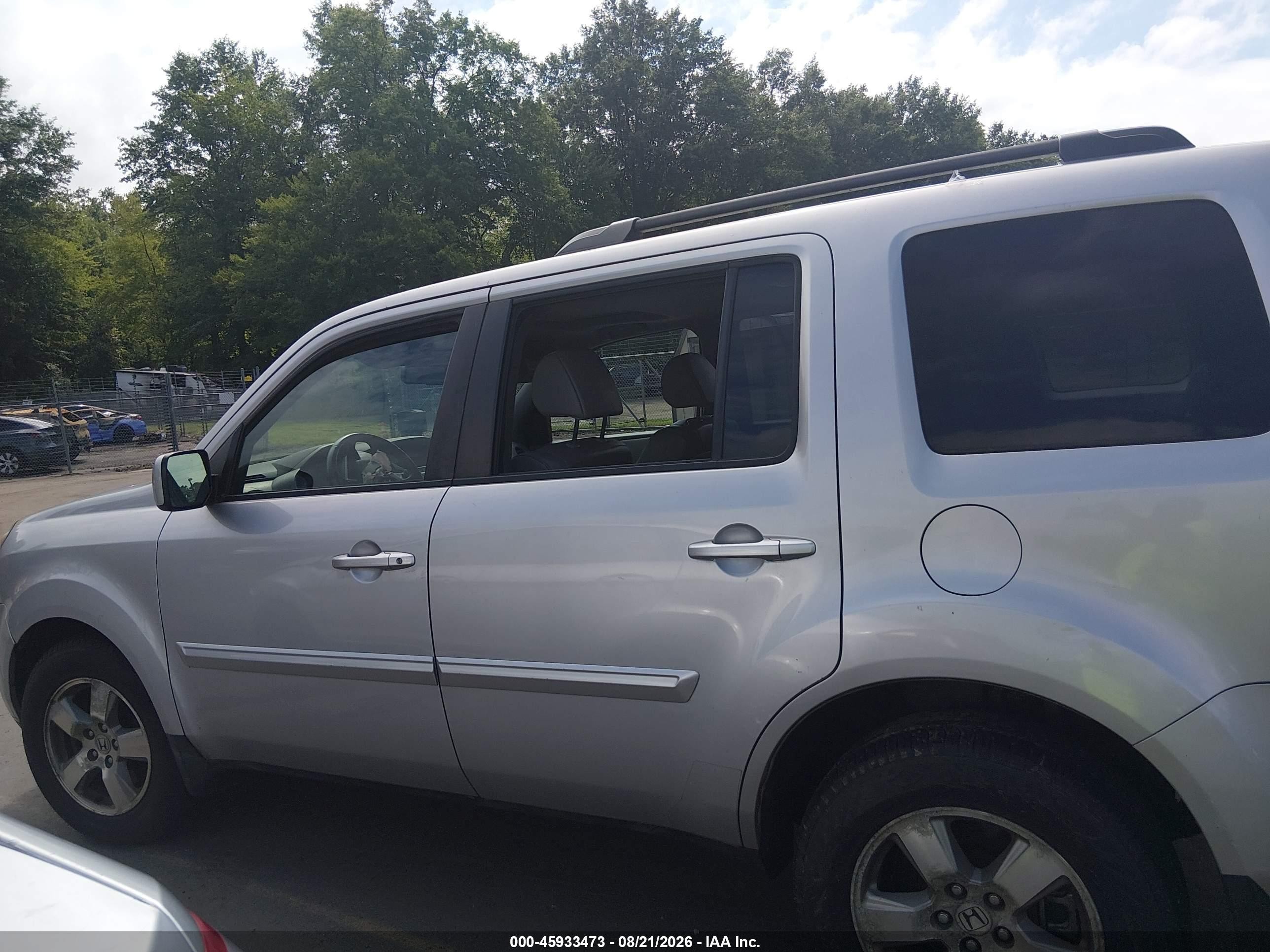 2011 Honda Pilot Ex-l Gray vin: 5FNYF4H5XBB012105
