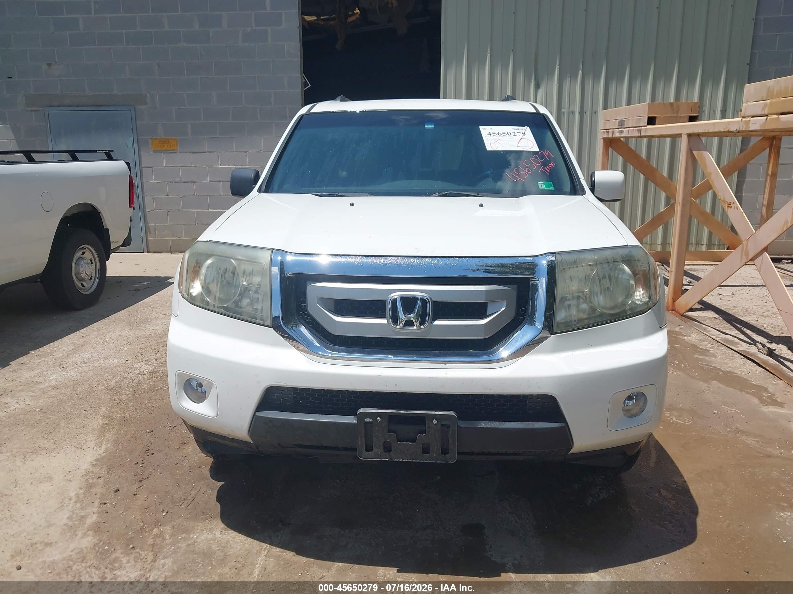 2011 Honda Pilot Ex-l White vin: 5FNYF4H5XBB075768