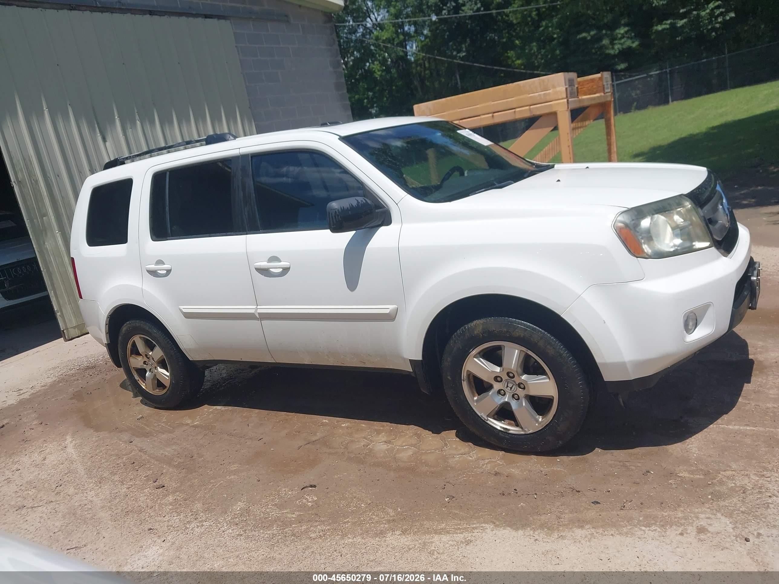 2011 Honda Pilot Ex-l White vin: 5FNYF4H5XBB075768