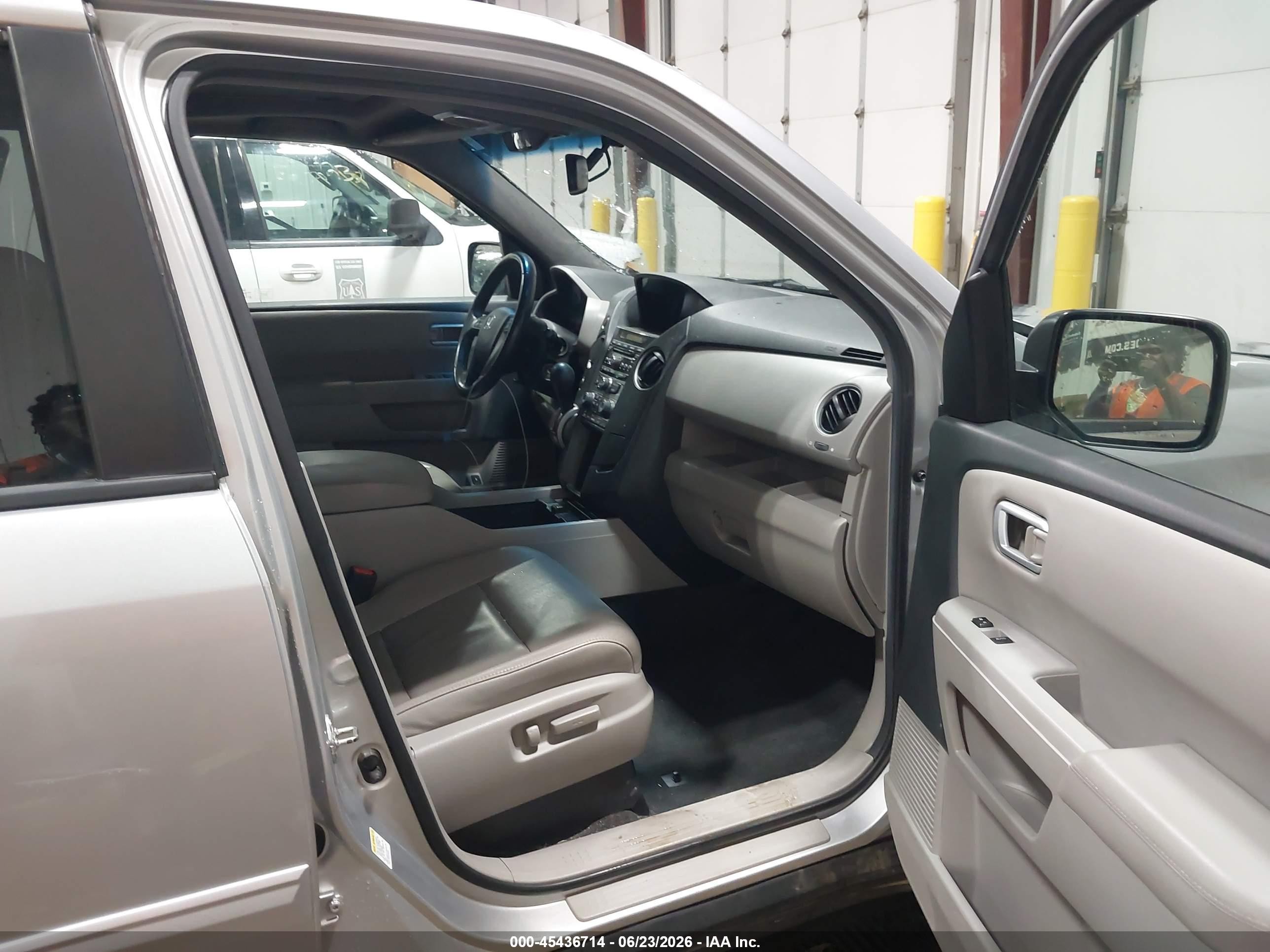 2012 Honda Pilot Ex-l Silver vin: 5FNYF4H5XCB033439