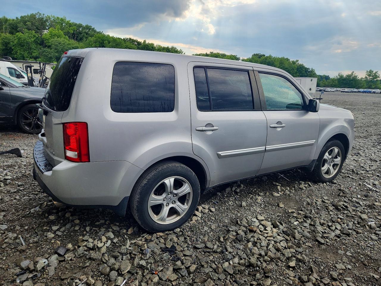 2015 Honda Pilot Exl Silver vin: 5FNYF4H5XFB035115