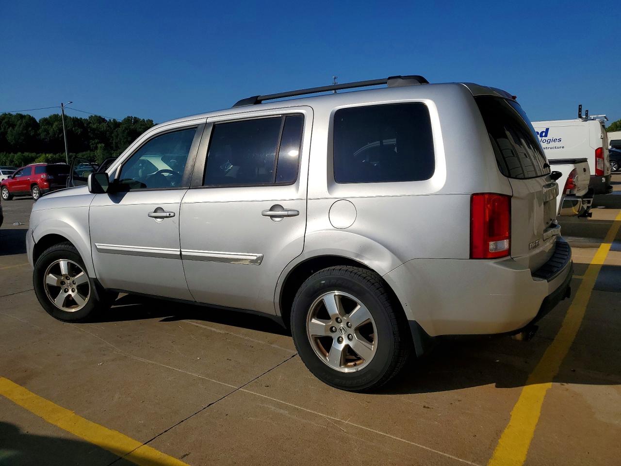 2011 Honda Pilot Exl Silver vin: 5FNYF4H62BB040277