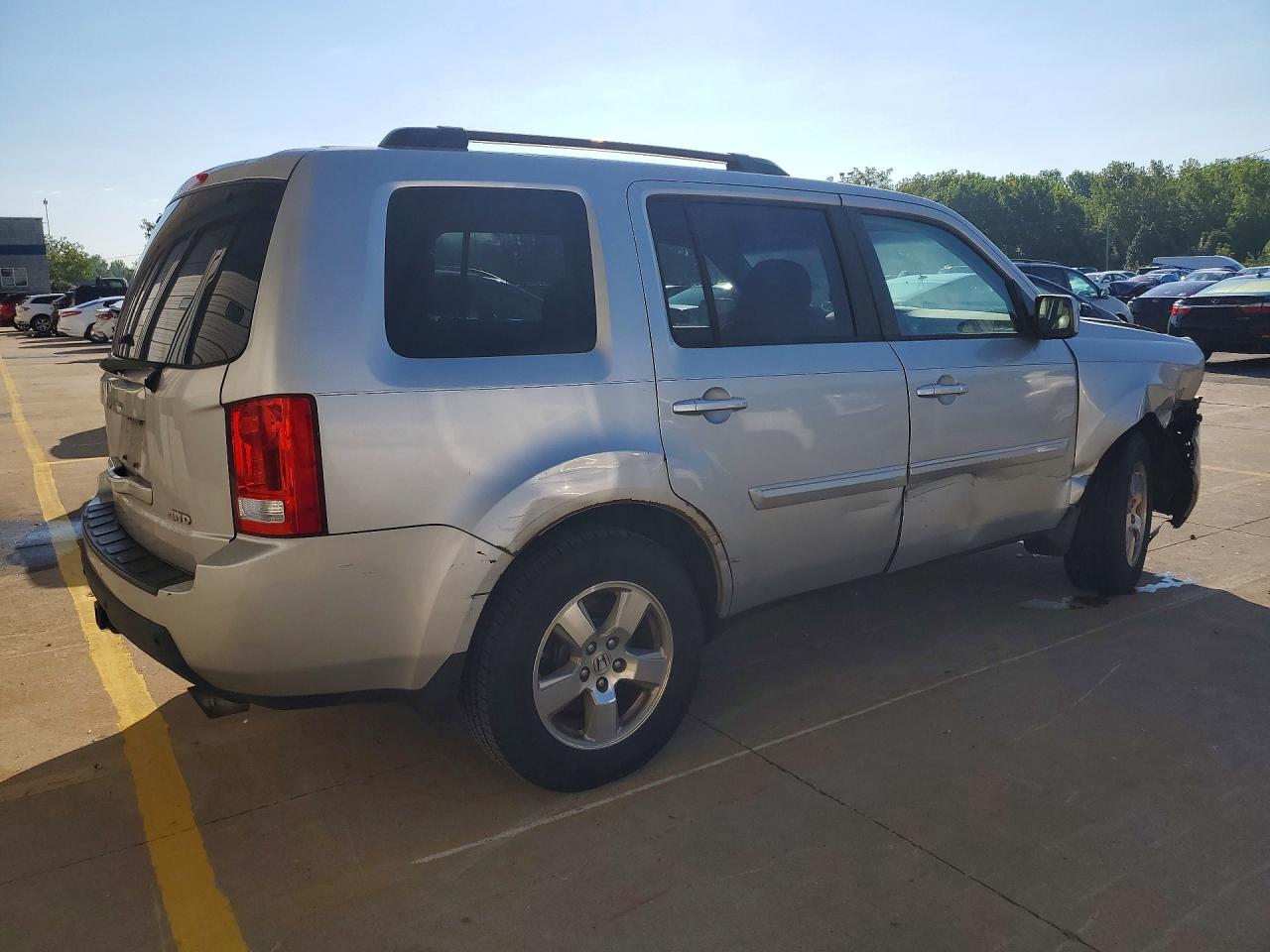 2011 Honda Pilot Exl Silver vin: 5FNYF4H62BB040277