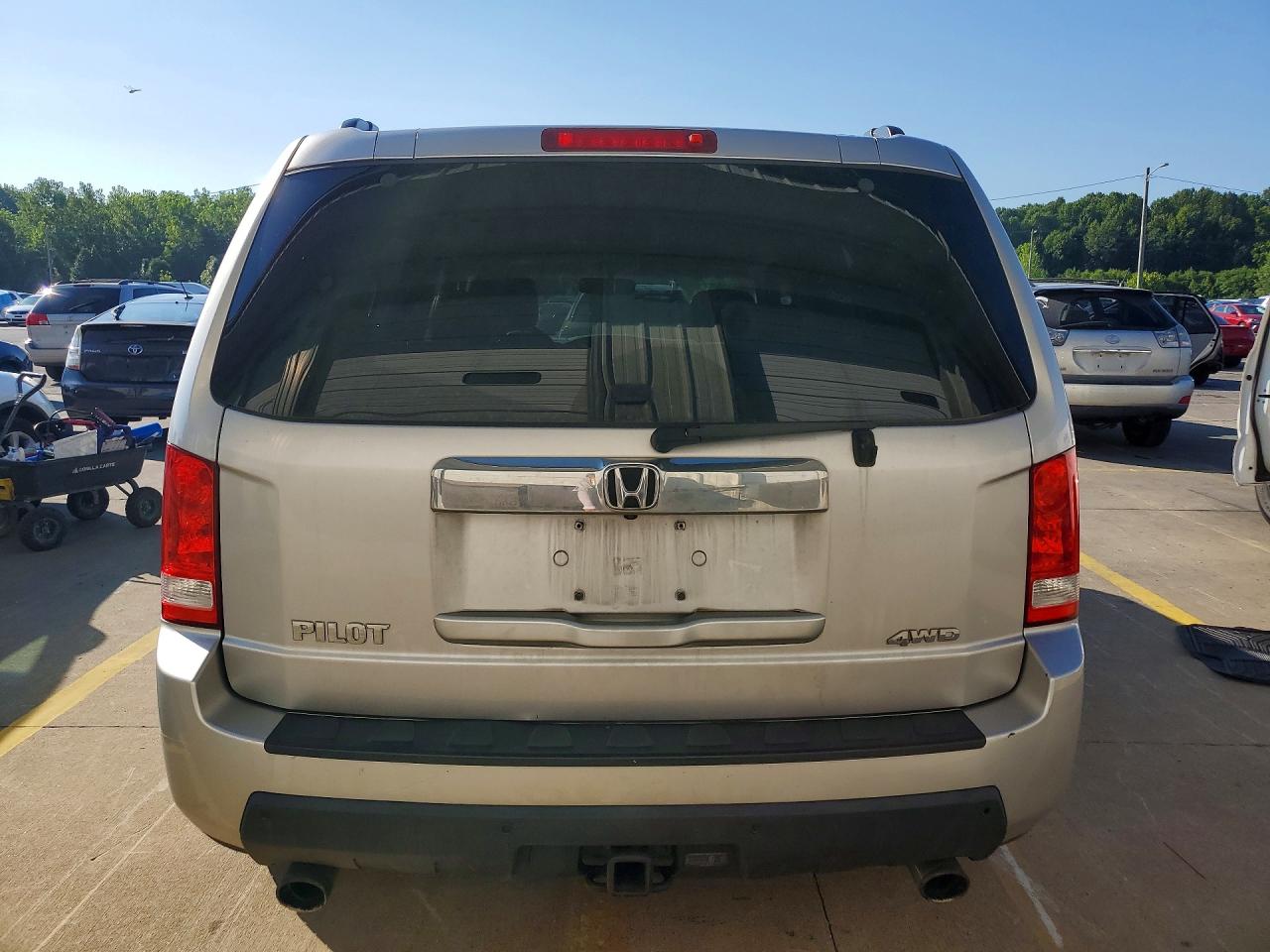 2011 Honda Pilot Exl Silver vin: 5FNYF4H62BB040277
