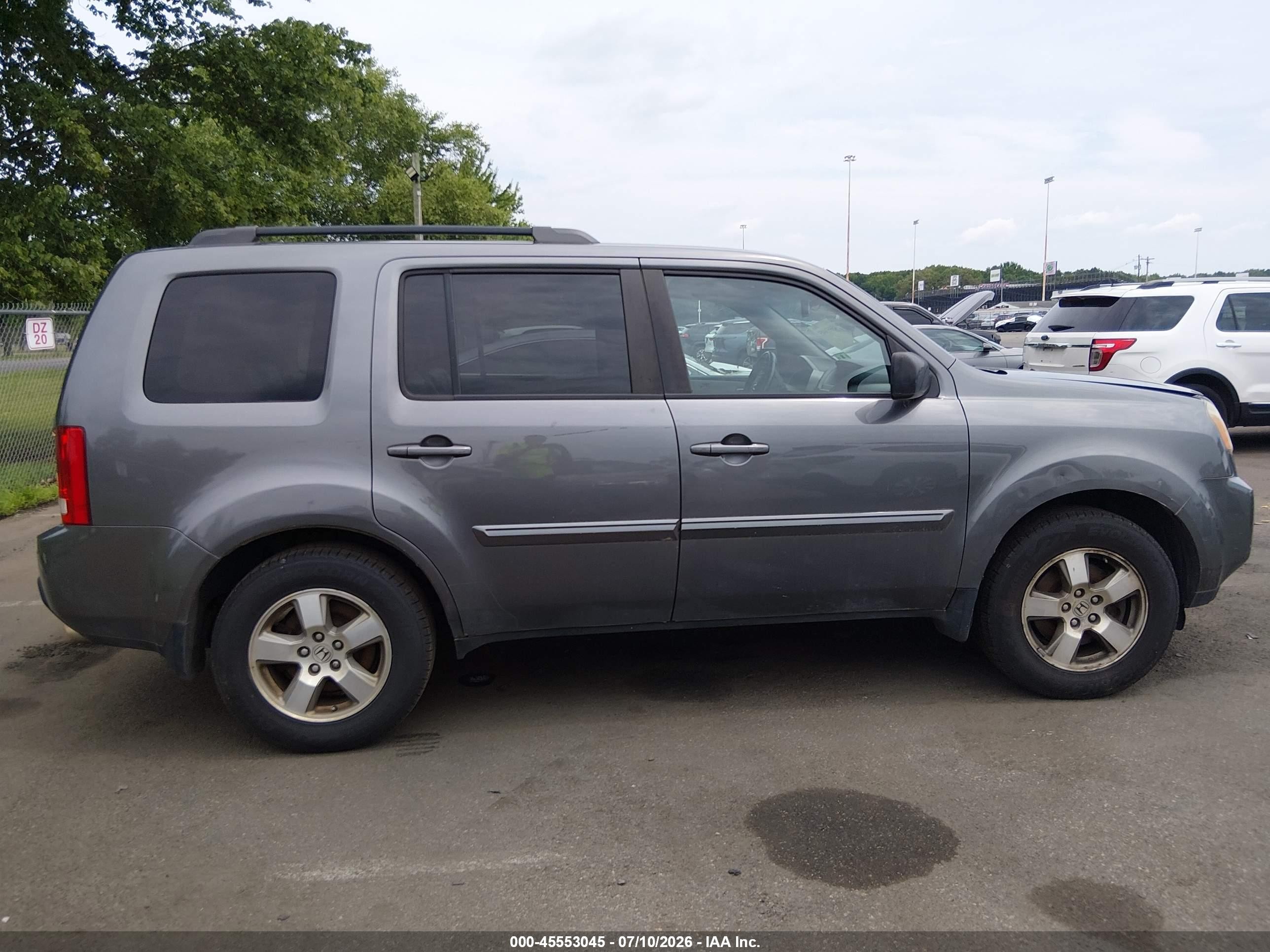 2011 Honda Pilot Ex-l Gray vin: 5FNYF4H62BB051182