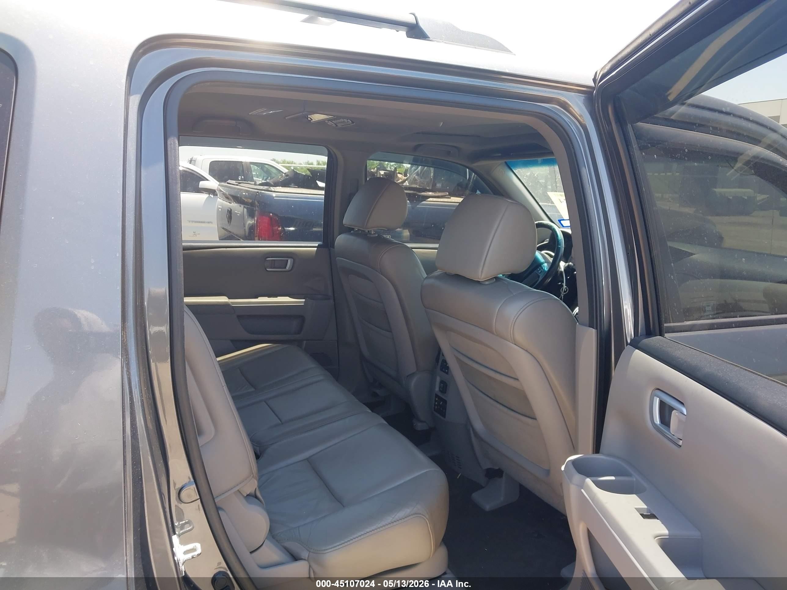 2011 Honda Pilot Ex-l Gray vin: 5FNYF4H63BB018434