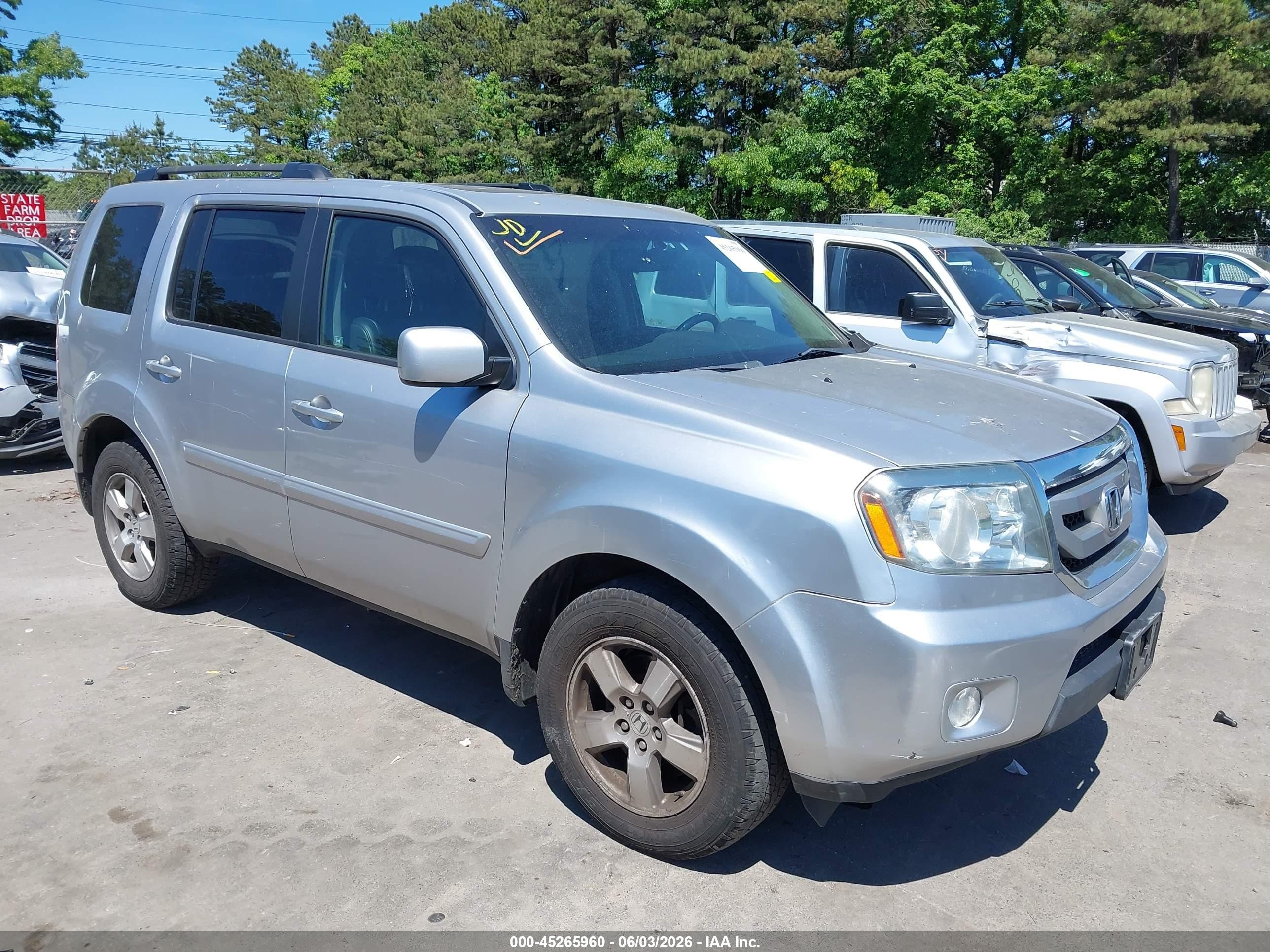 2011 Honda Pilot Ex-l Silver vin: 5FNYF4H65BB040273