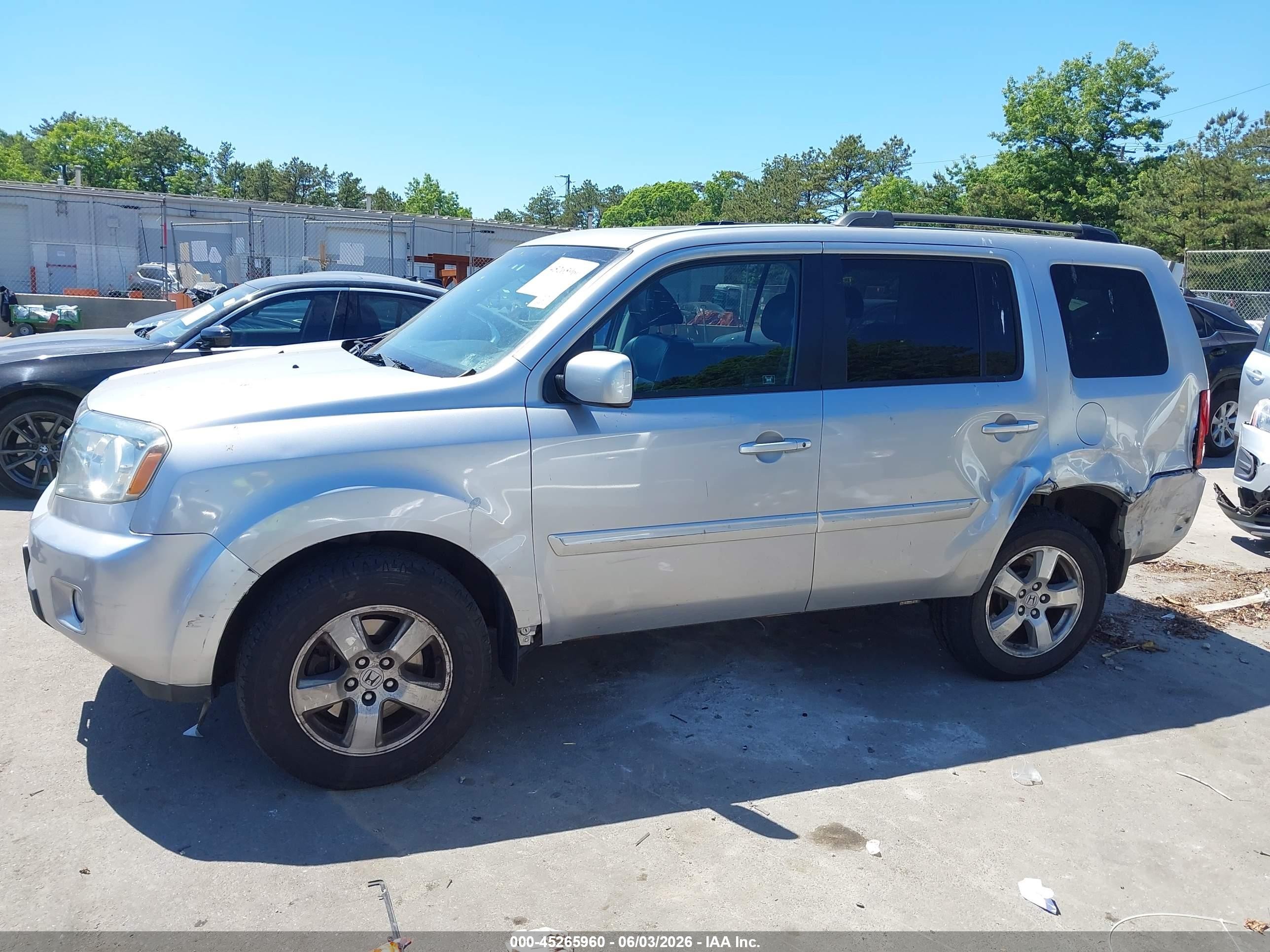2011 Honda Pilot Ex-l Silver vin: 5FNYF4H65BB040273