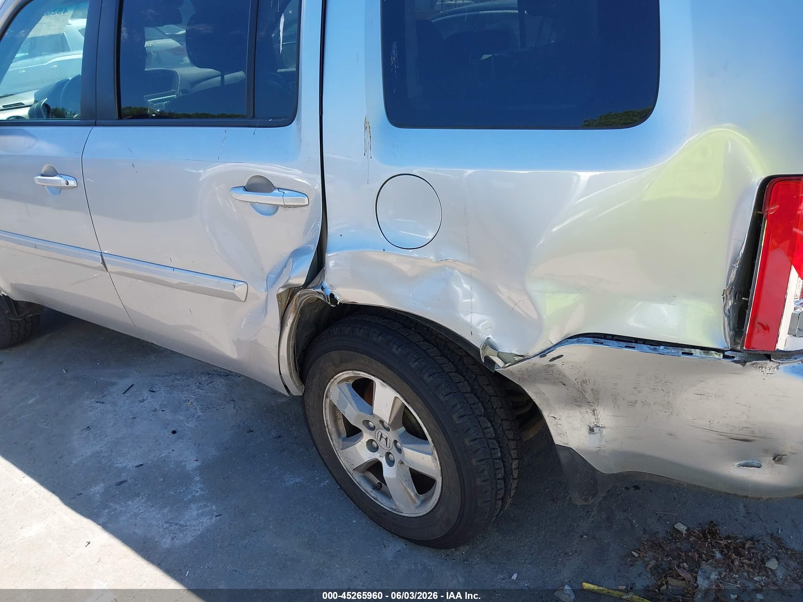 2011 Honda Pilot Ex-l Silver vin: 5FNYF4H65BB040273