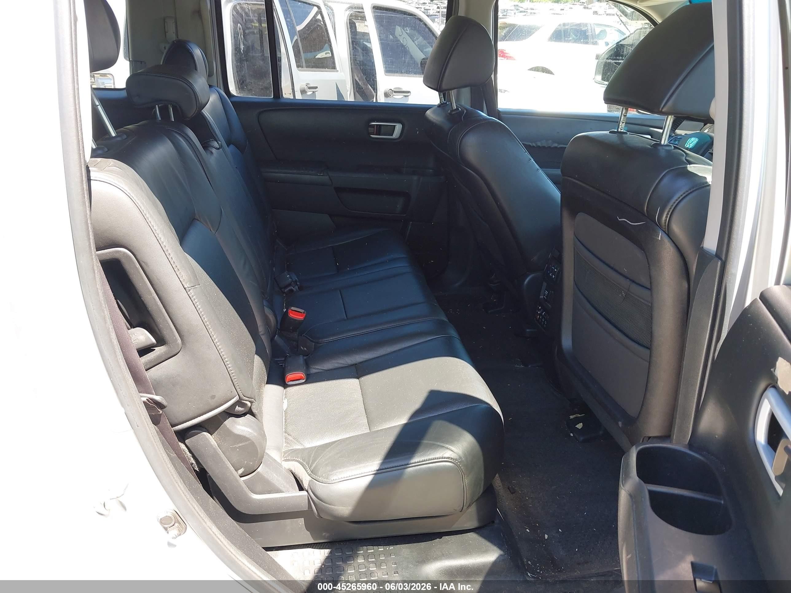 2011 Honda Pilot Ex-l Silver vin: 5FNYF4H65BB040273