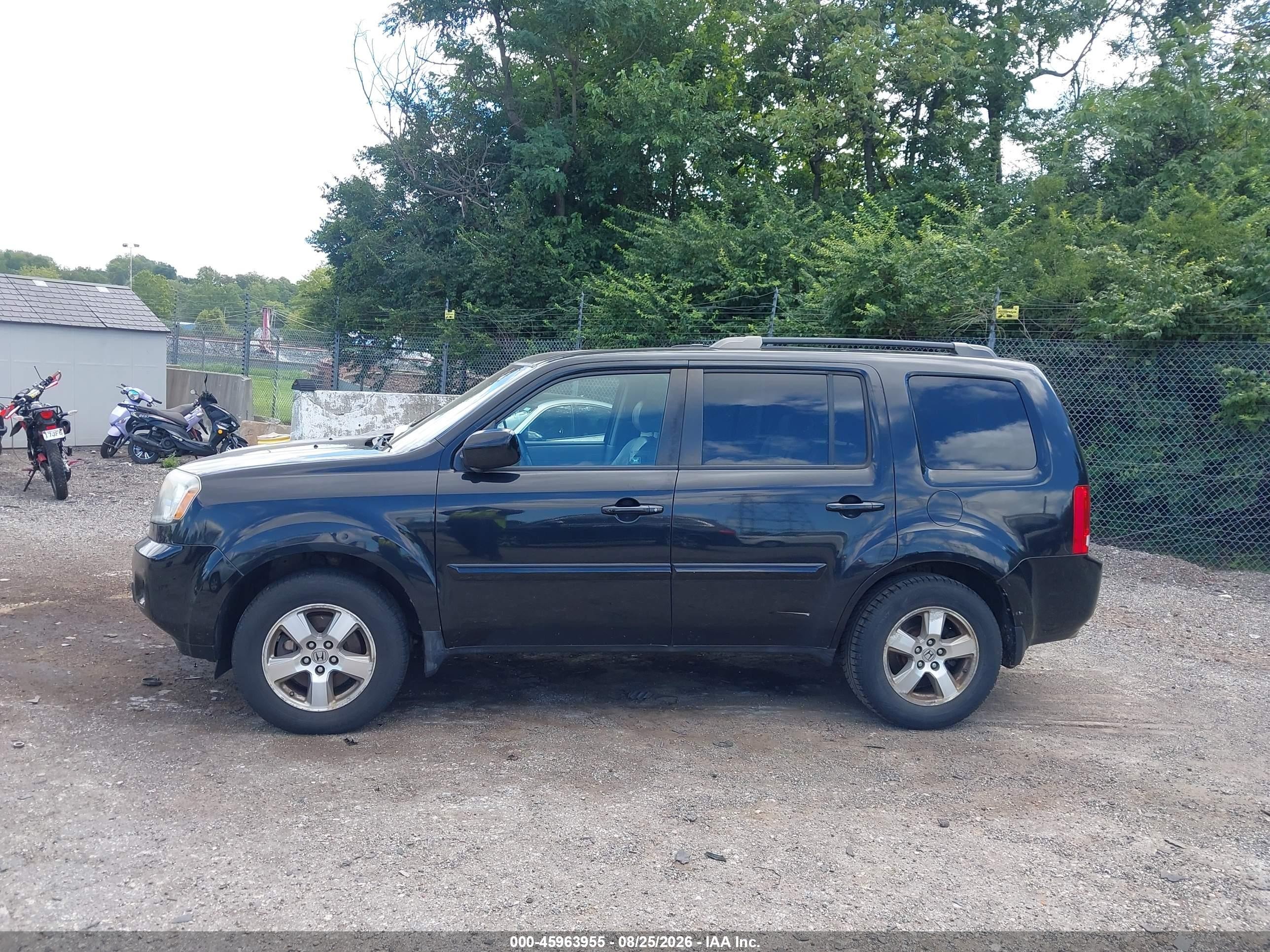 2011 Honda Pilot Ex-l Black vin: 5FNYF4H65BB105901