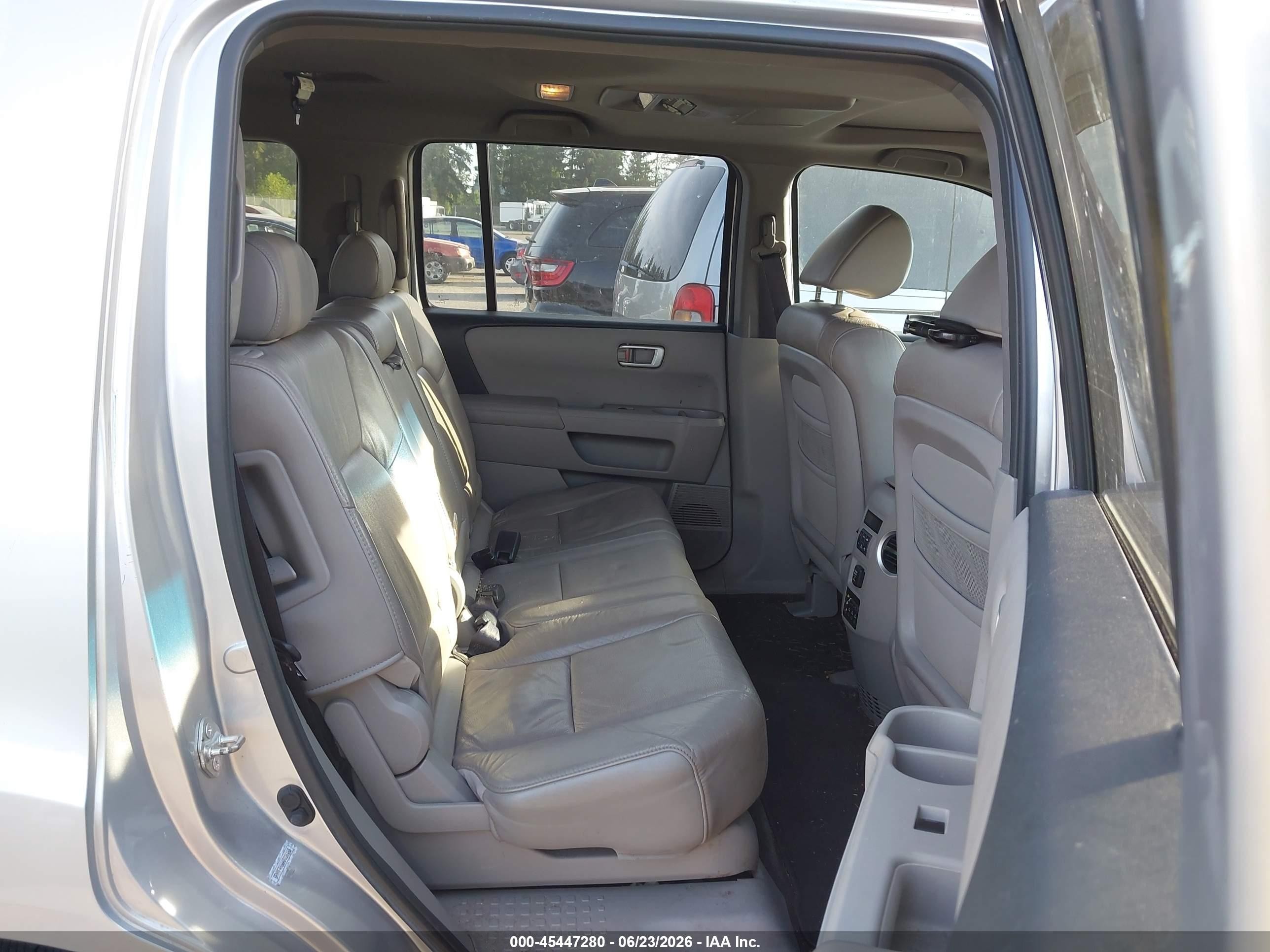 2010 Honda Pilot Ex-l Silver vin: 5FNYF4H66AB036165