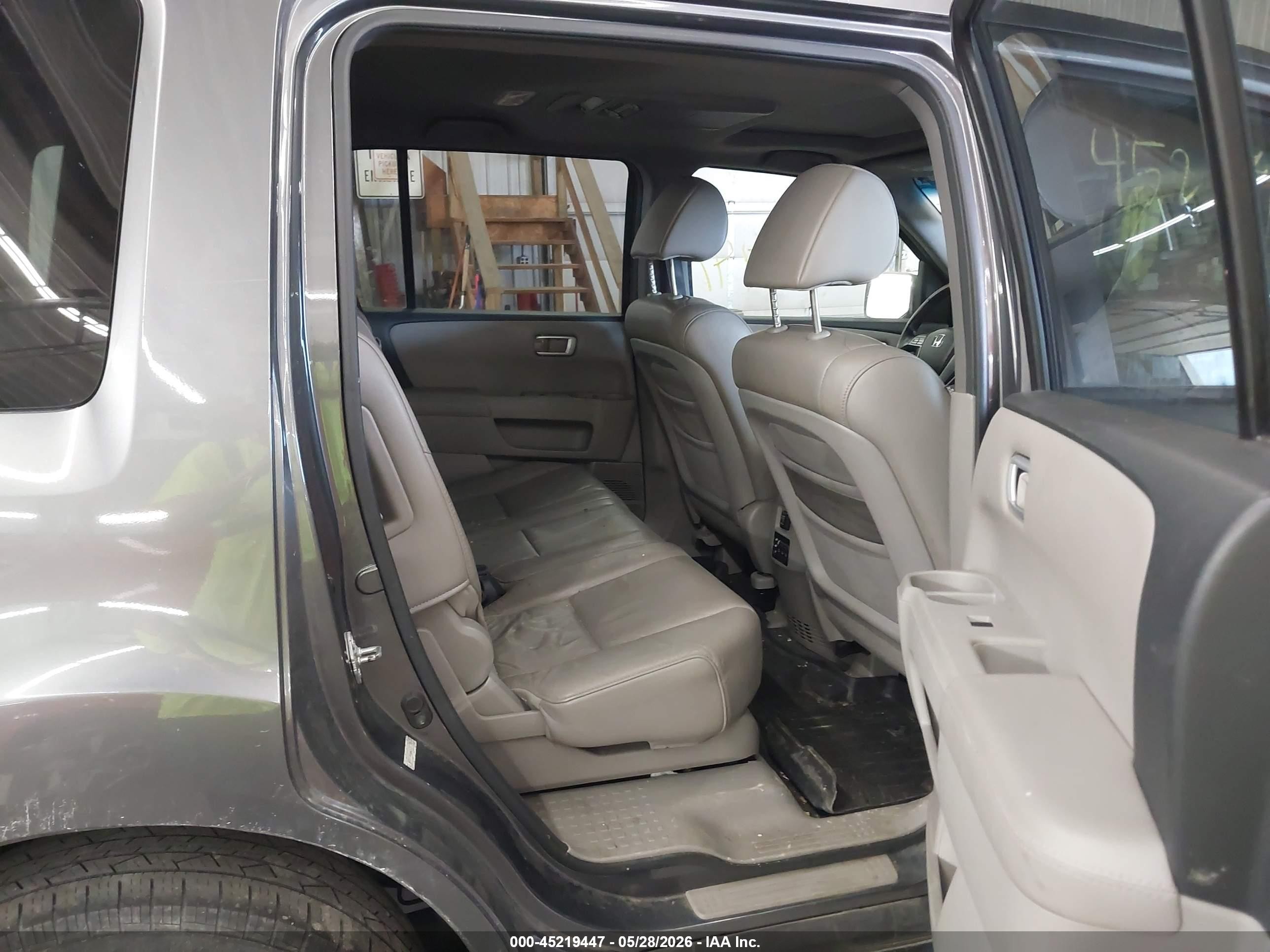 2010 Honda Pilot Ex-l Gray vin: 5FNYF4H66AB037770
