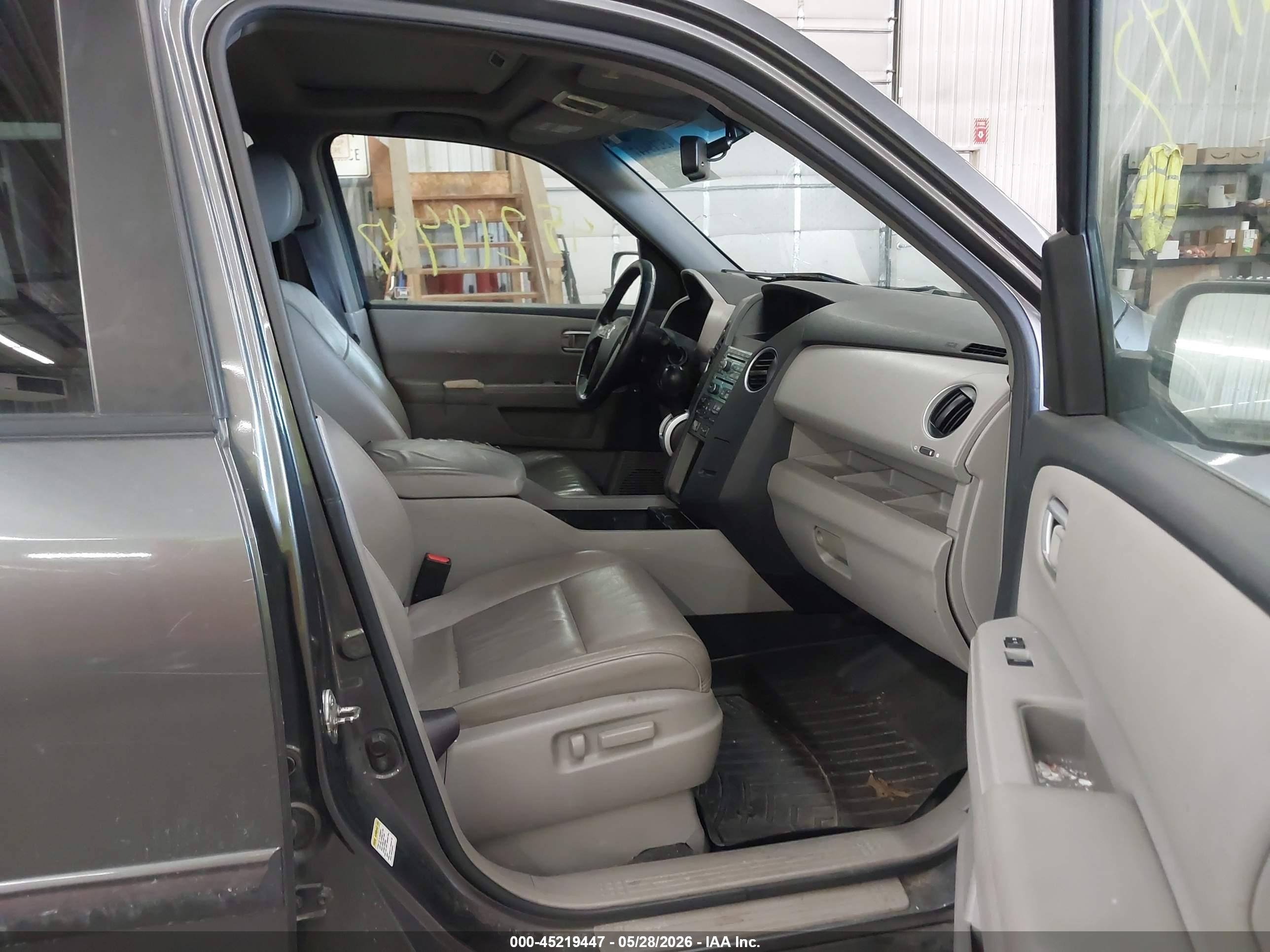 2010 Honda Pilot Ex-l Gray vin: 5FNYF4H66AB037770