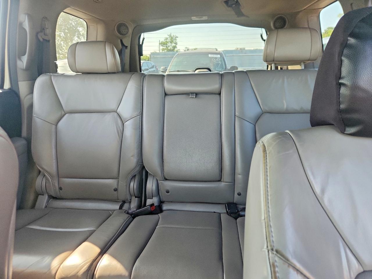 2011 Honda Pilot Exl White vin: 5FNYF4H67BB060668