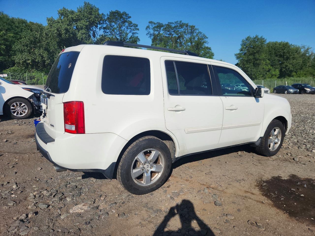 2011 Honda Pilot Exl White vin: 5FNYF4H67BB060668