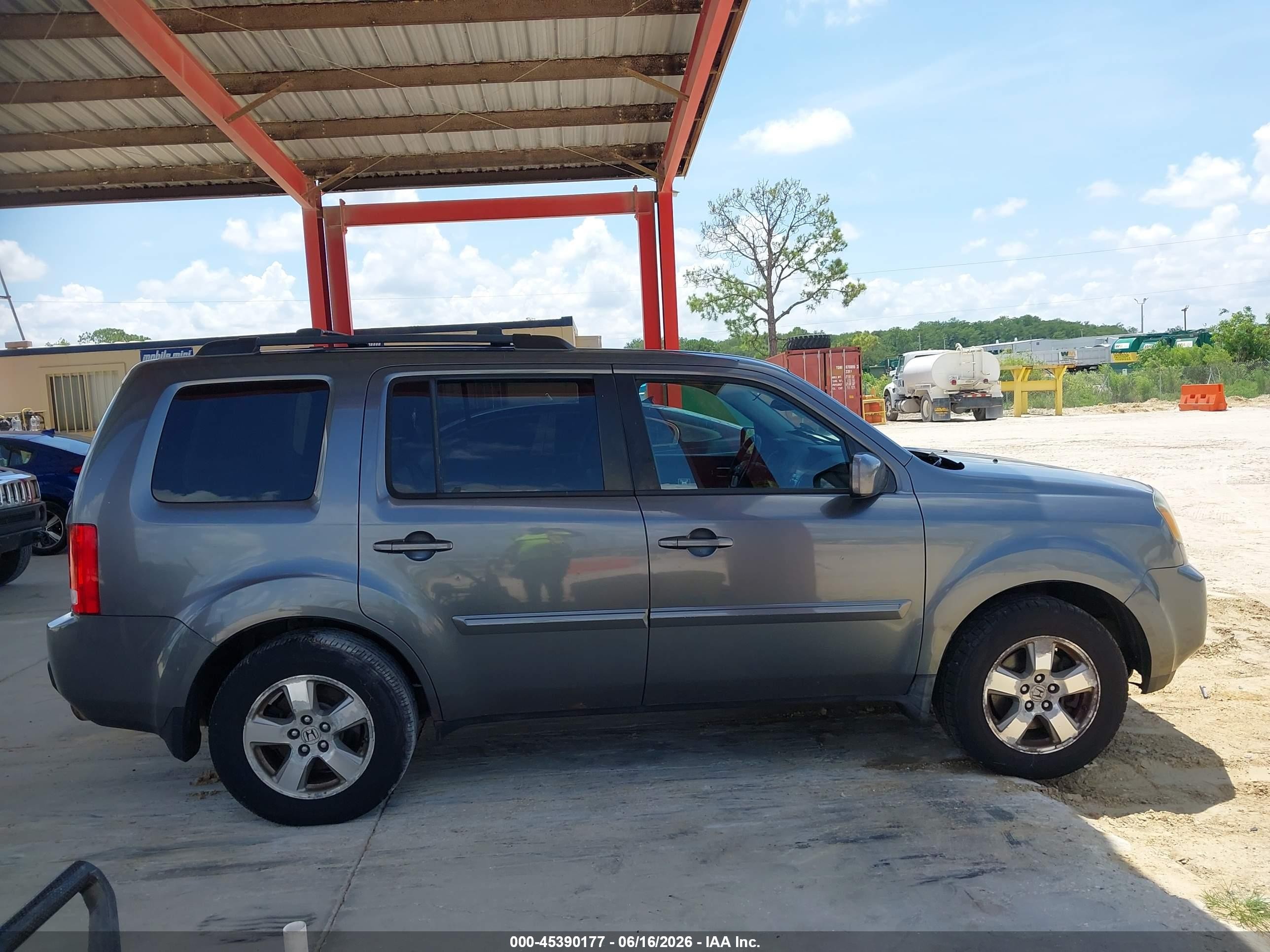 2011 Honda Pilot Ex-l Gray vin: 5FNYF4H68BB026822