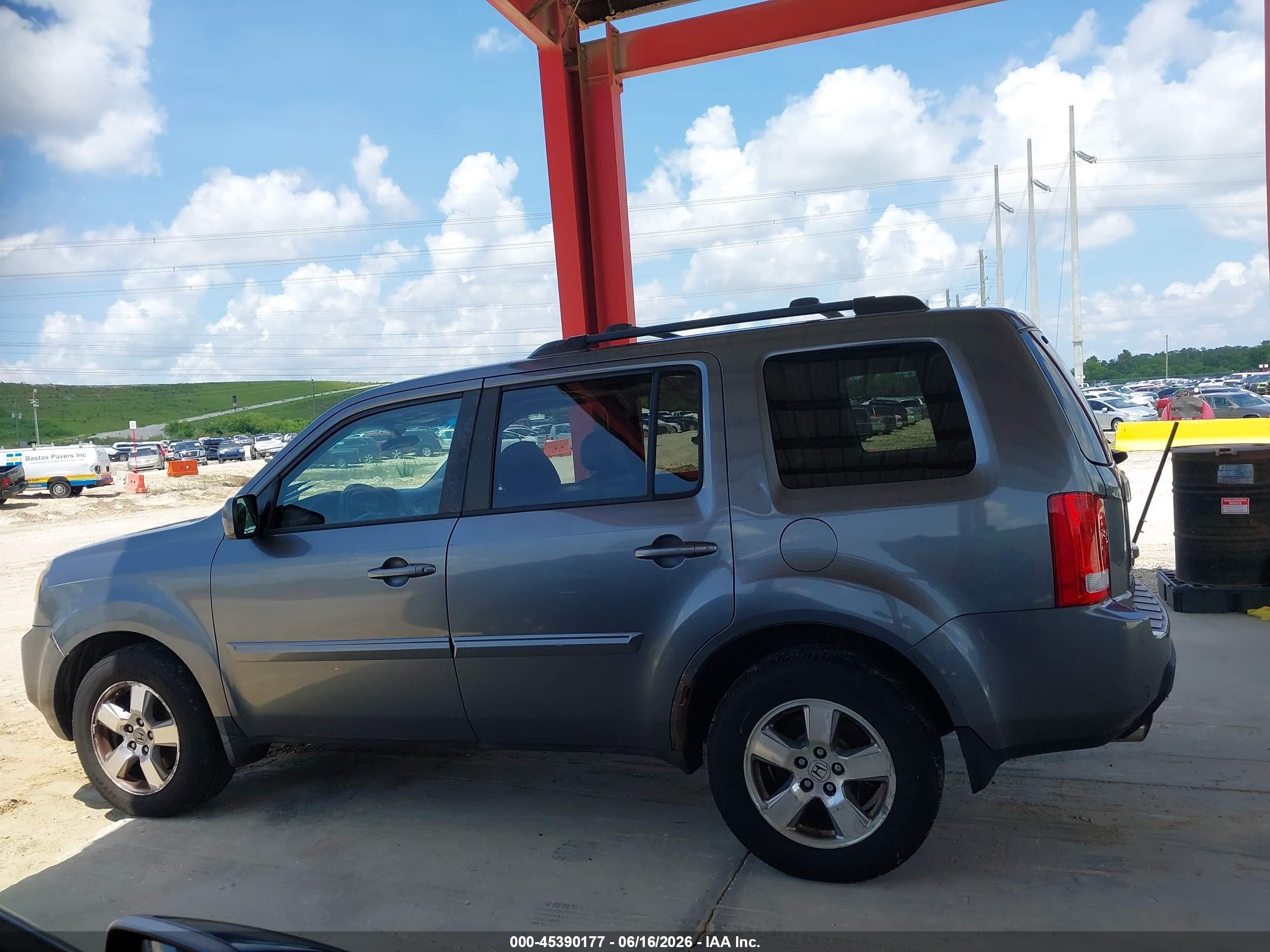 2011 Honda Pilot Ex-l Gray vin: 5FNYF4H68BB026822