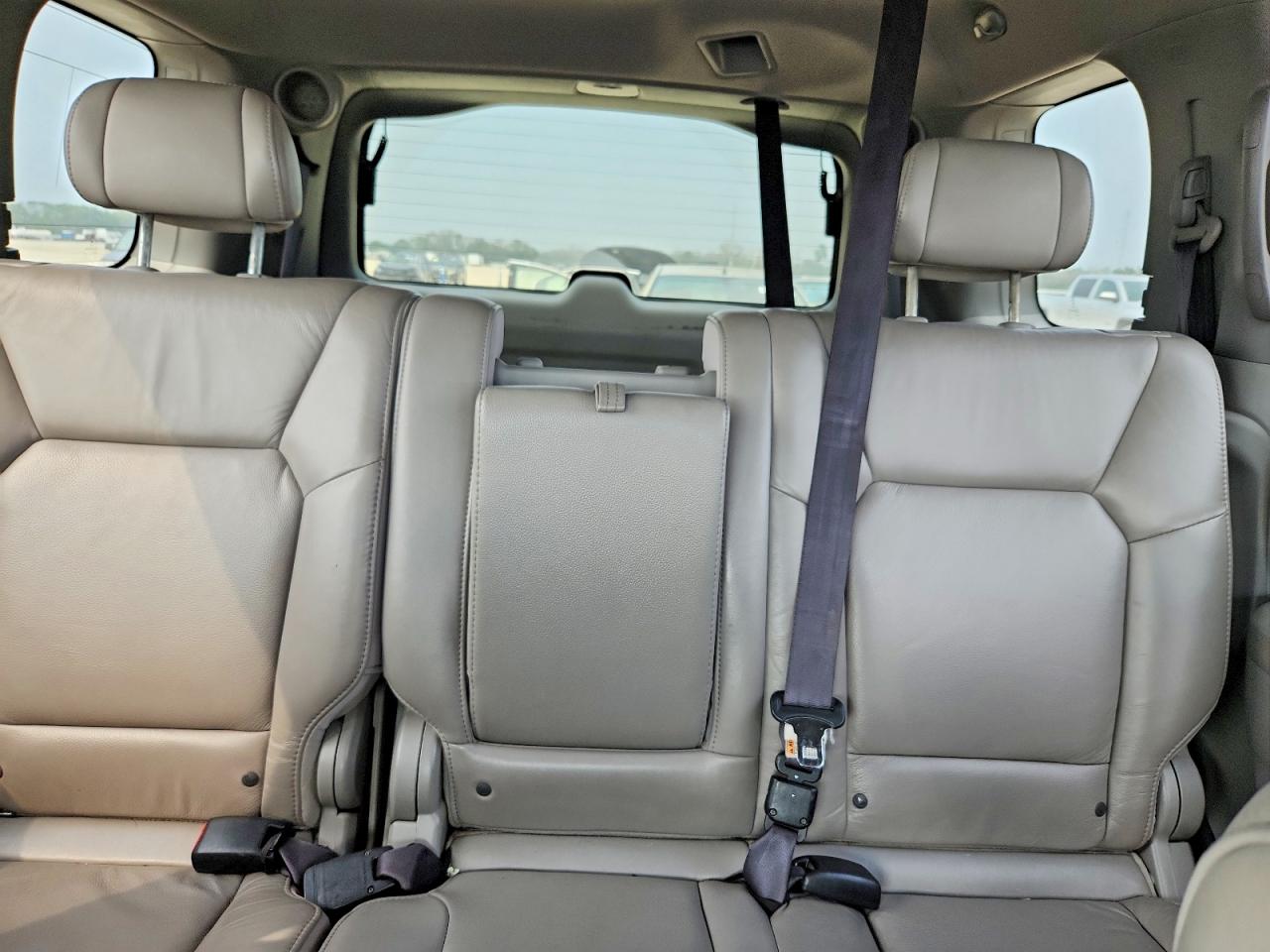 2011 Honda Pilot Exl White vin: 5FNYF4H69BB503404