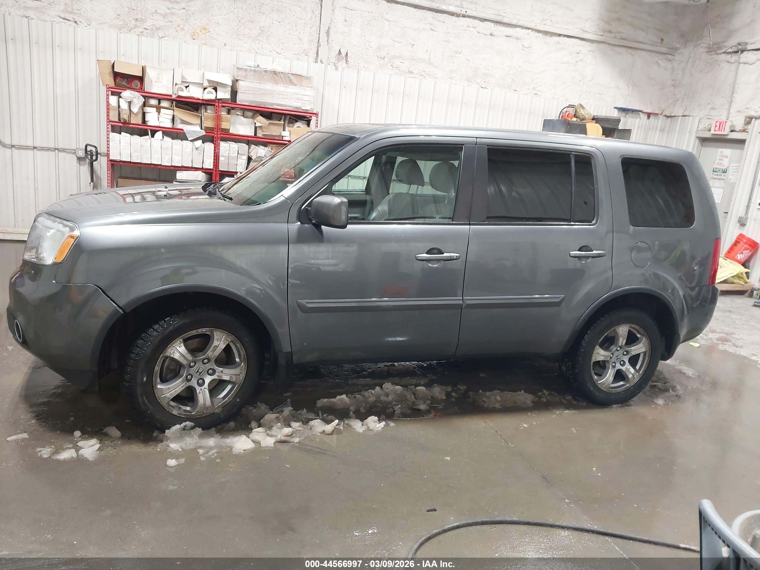 2012 Honda Pilot Ex-l Gray vin: 5FNYF4H69CB039578